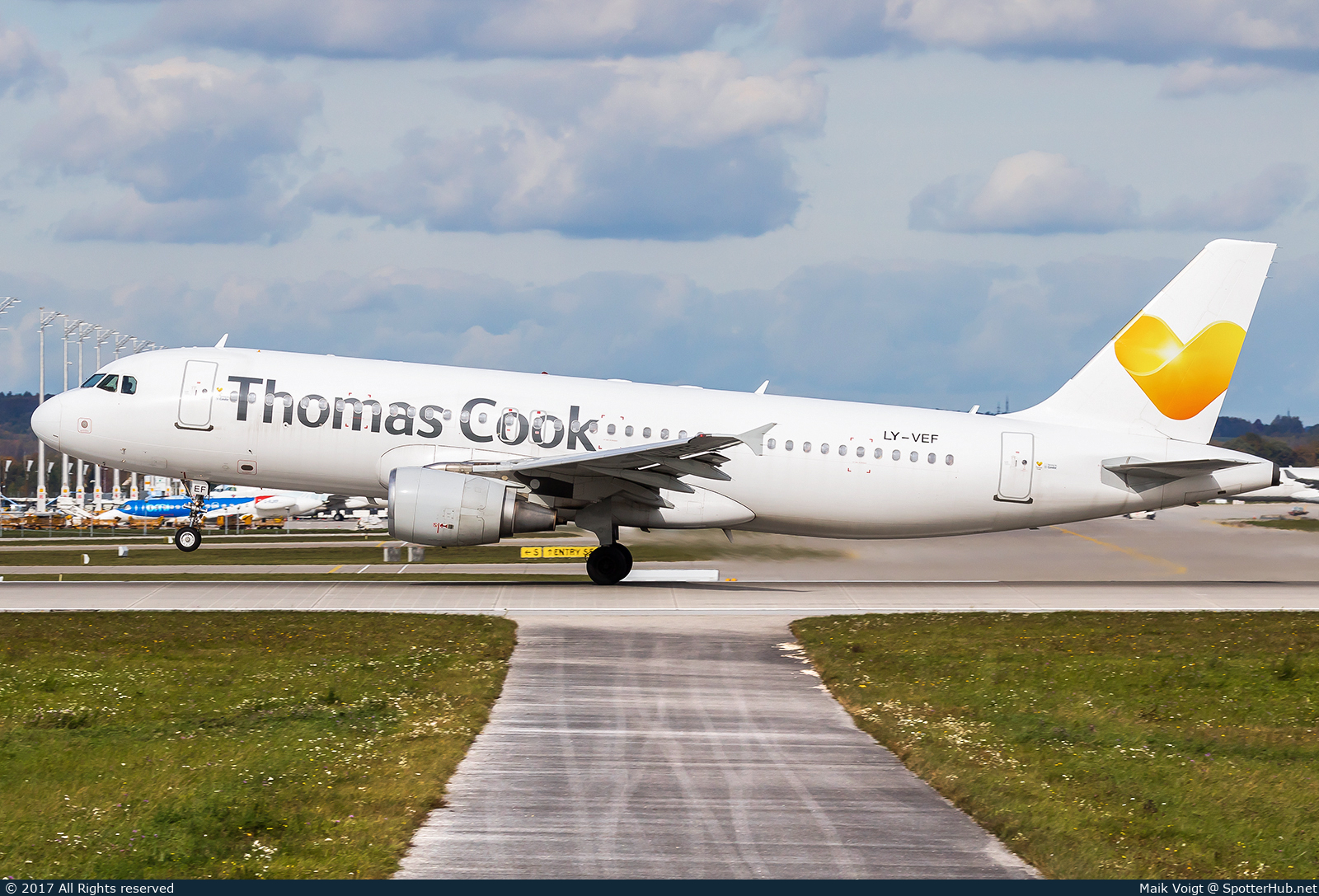 Photo of LY-VEF - Airbus A320-214 operated by Condor (opb Avion Express)