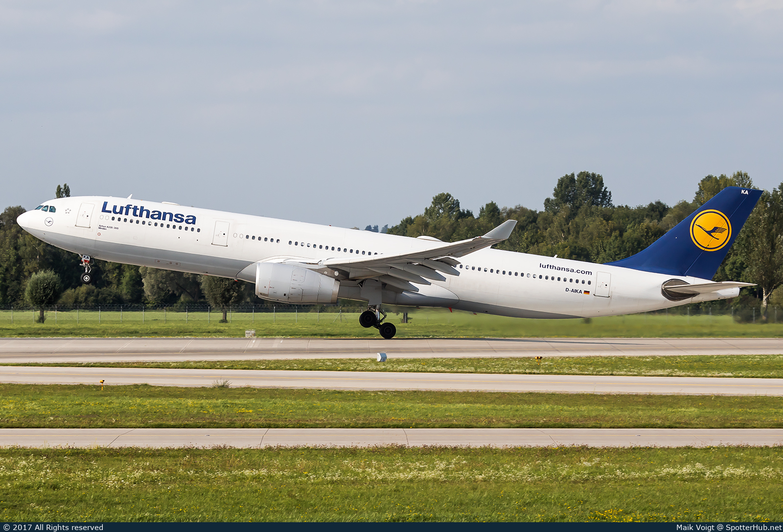 Photo of D-AIKA - Airbus A330-343 operated by Lufthansa