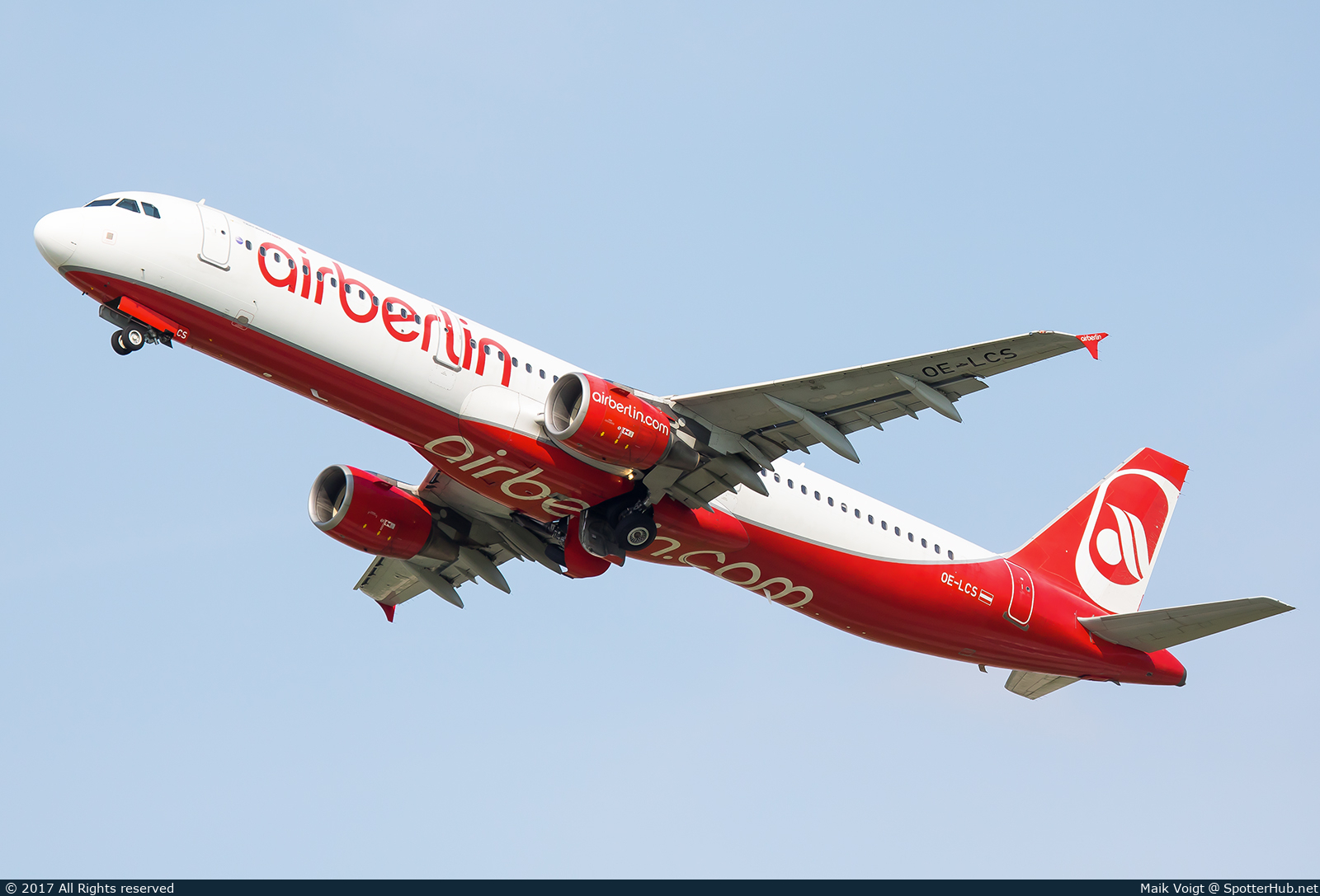 Photo of OE-LCS - Airbus A321-211 operated by Air Berlin (opb Niki)