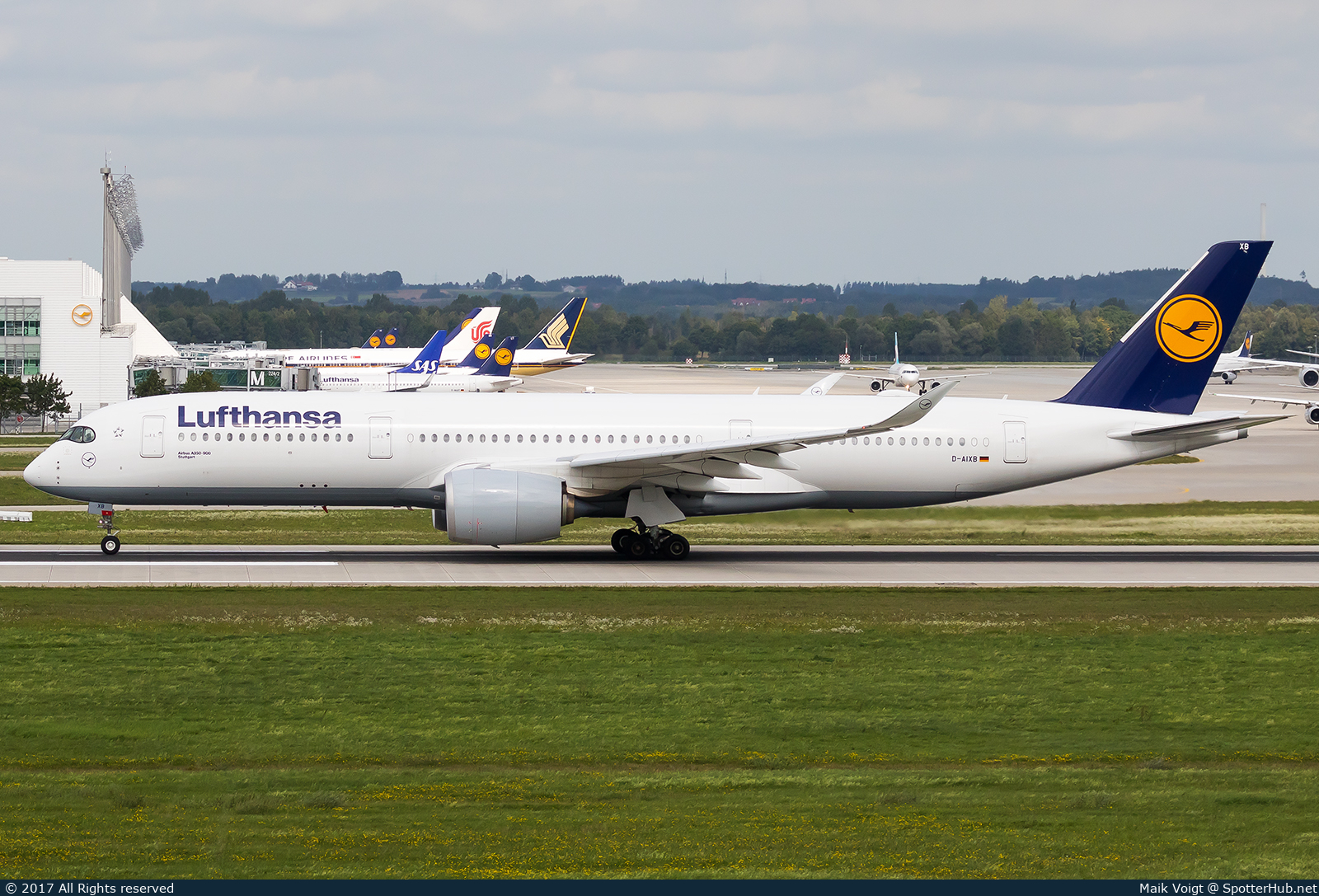 Photo of D-AIXB - Airbus A350-941 operated by Lufthansa