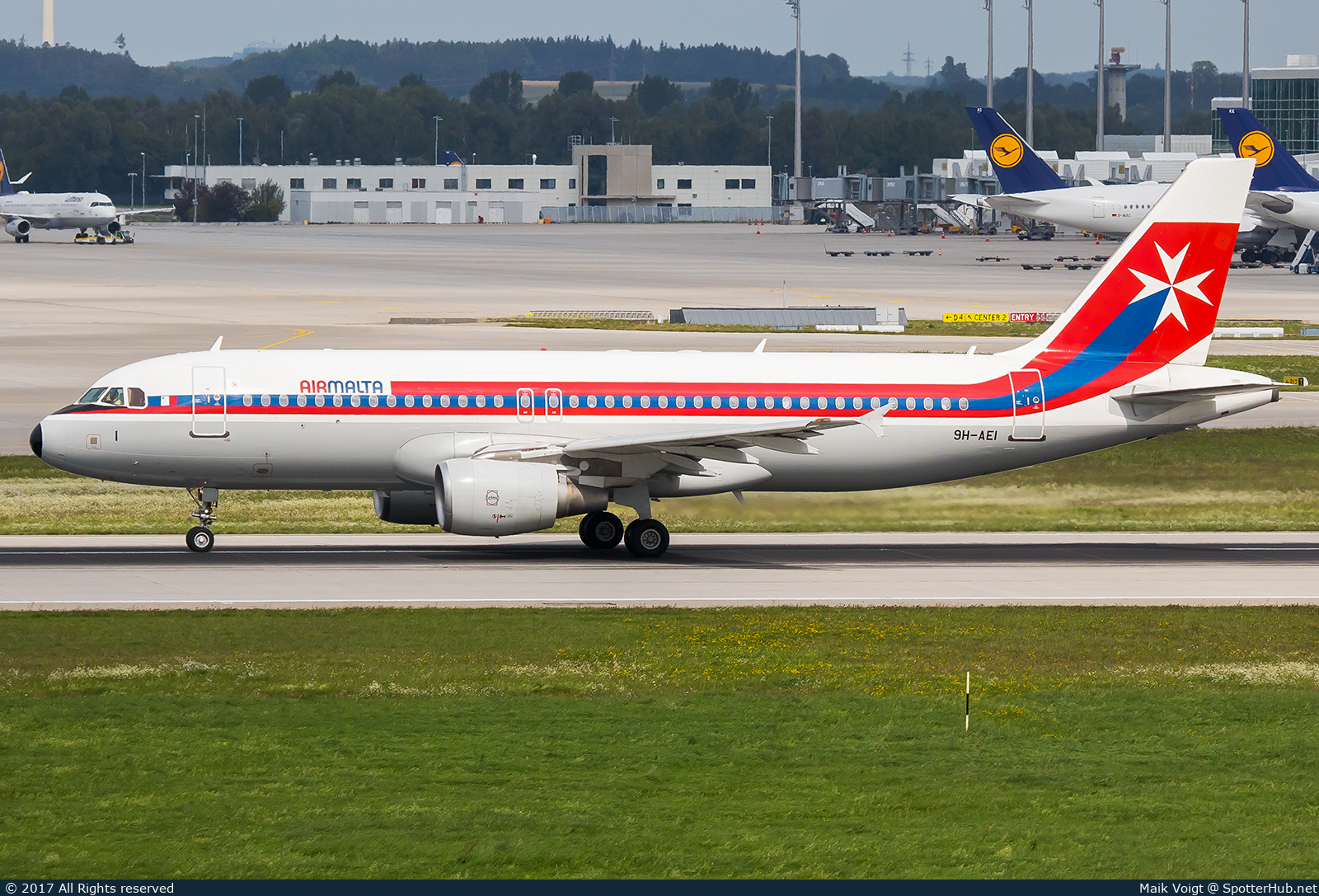 Photo of 9H-AEI - Airbus A320-214 operated by Air Malta
