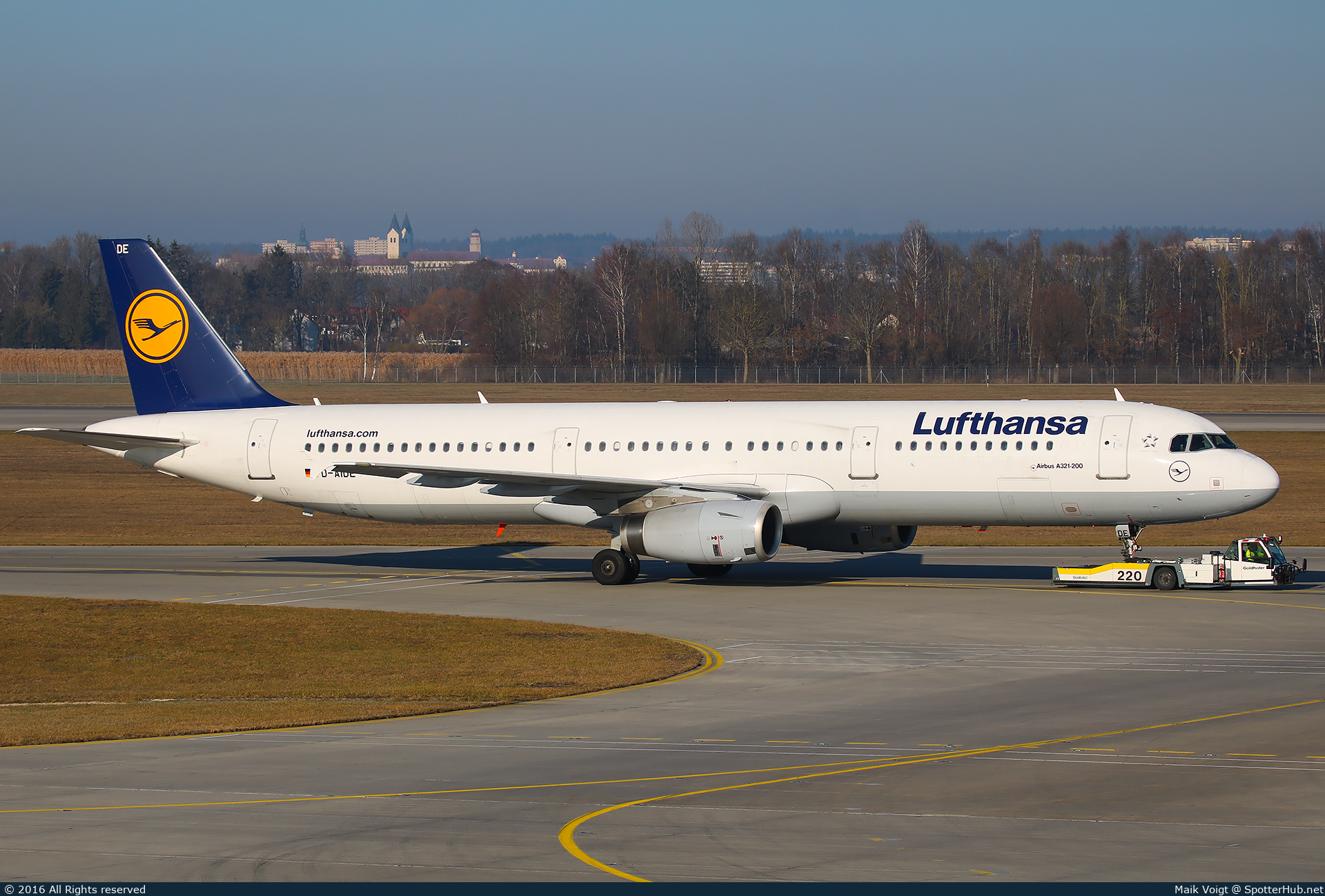 Photo of D-AIDE - Airbus A321-231 operated by Lufthansa