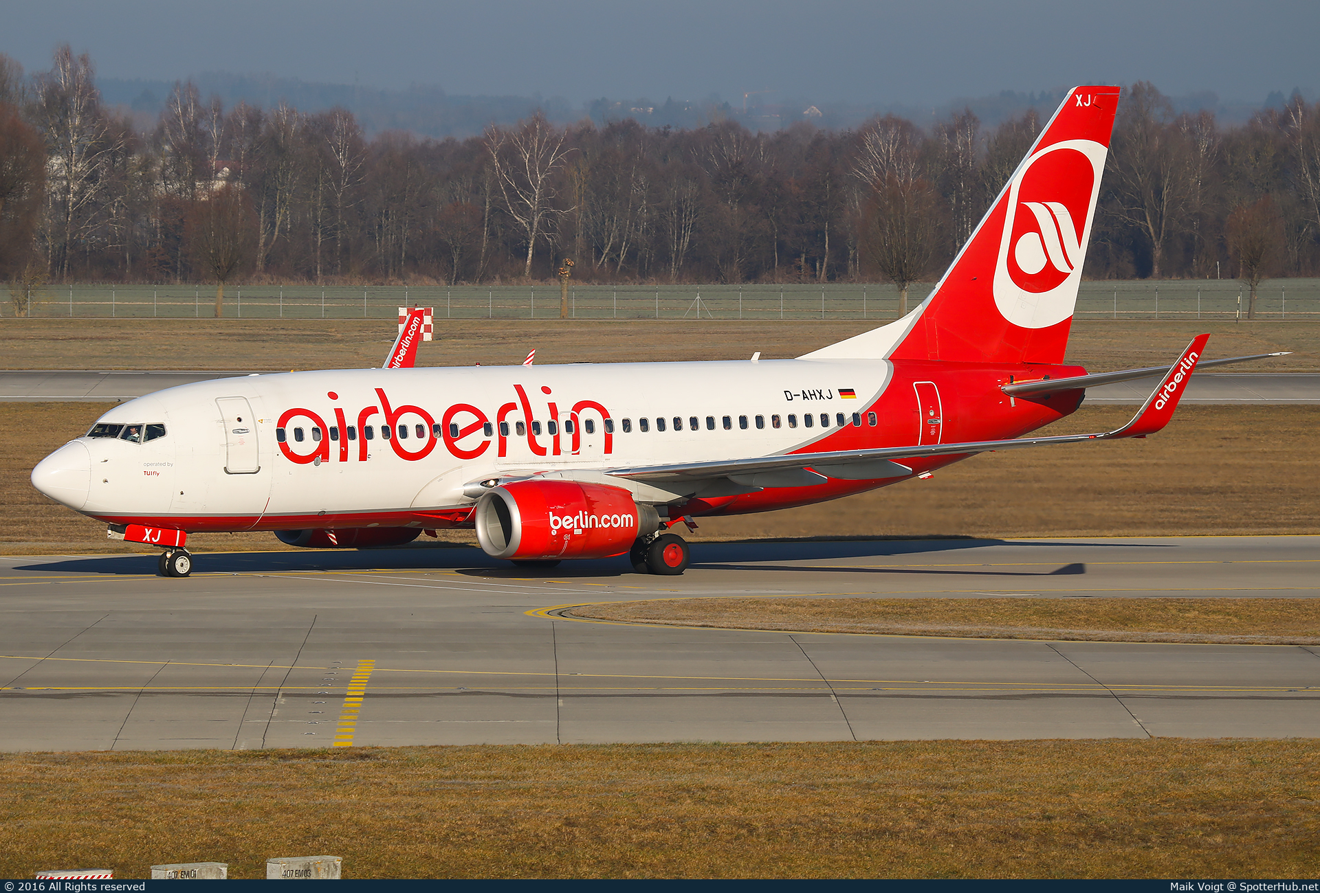 Photo of D-AHXJ - Boeing 737-7K5 operated by Air Berlin (opb TUIfly)