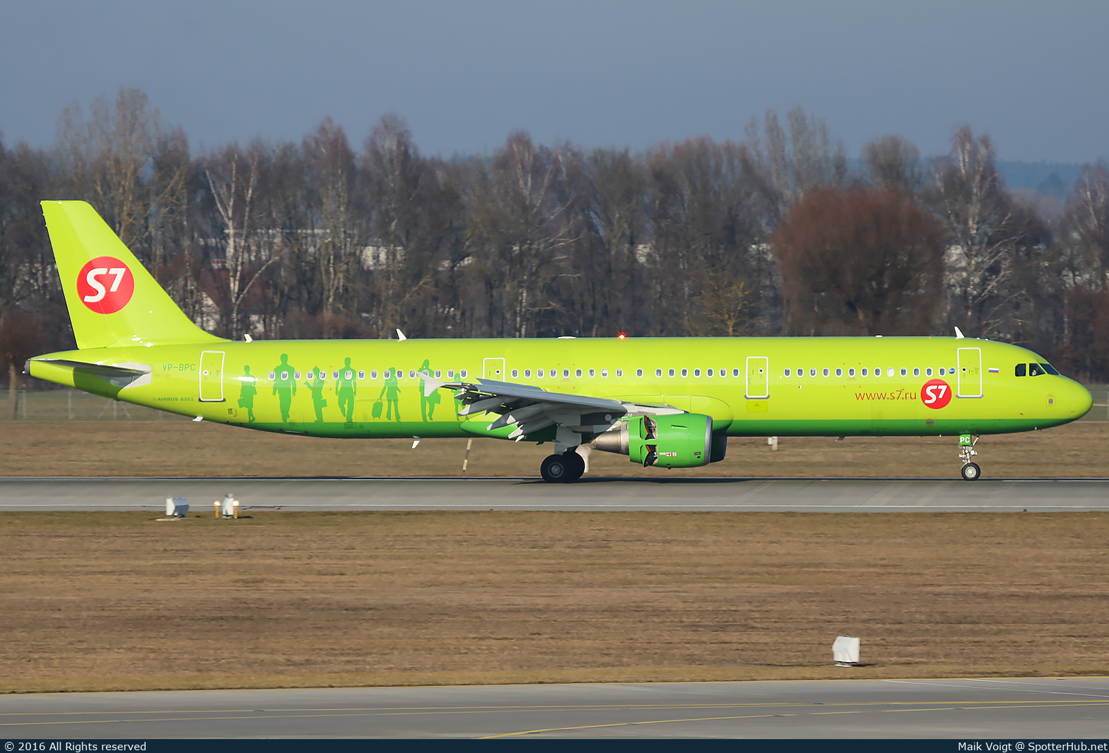 Photo of VP-BPC - Airbus A321-211 operated by S7 Airlines