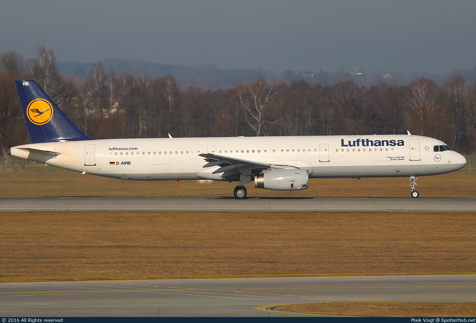 Photo of D-AIRB - Airbus A321-131 operated by Lufthansa