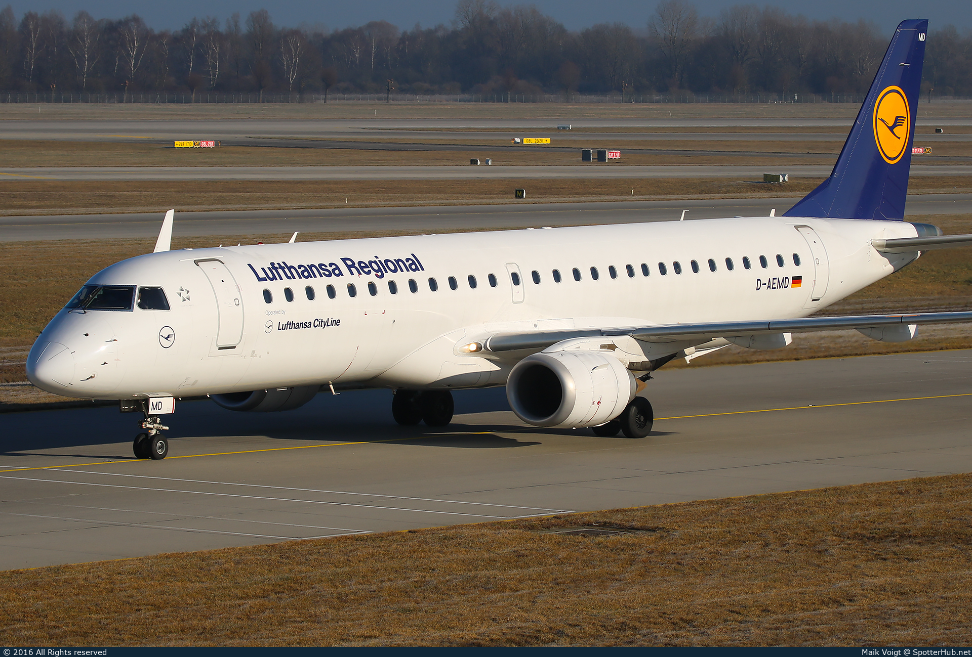 Photo of D-AEMD - Embraer ERJ-195LR operated by Lufthansa CityLine