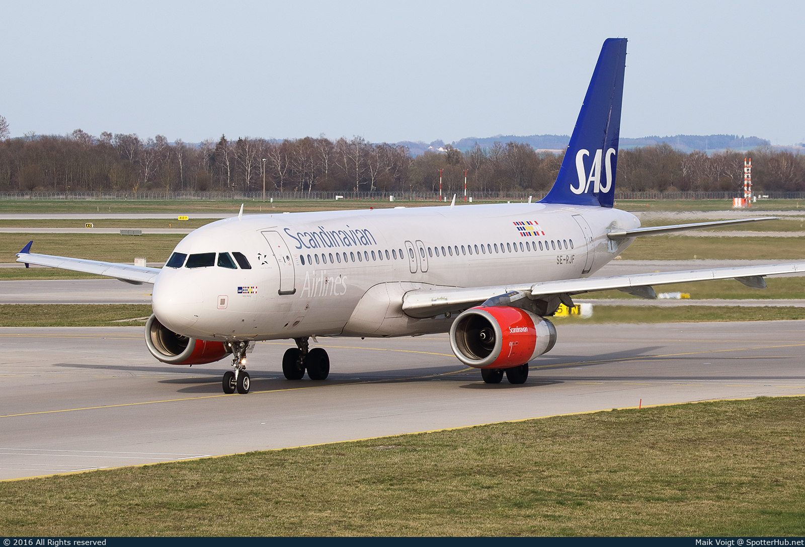 Photo of SE-RJF - Airbus A320-232 operated by SAS Scandinavian Airlines