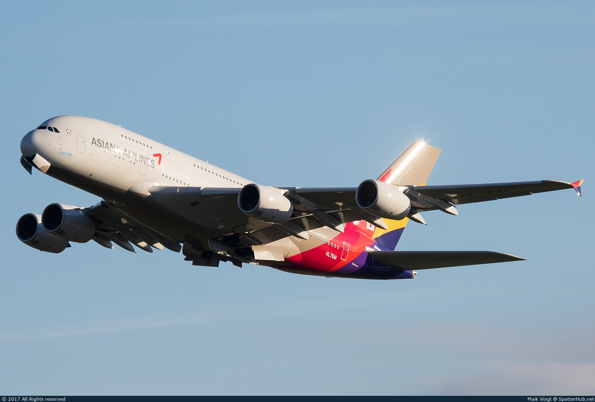Photo of HL7641 - Airbus A380-841 operated by Asiana Airlines