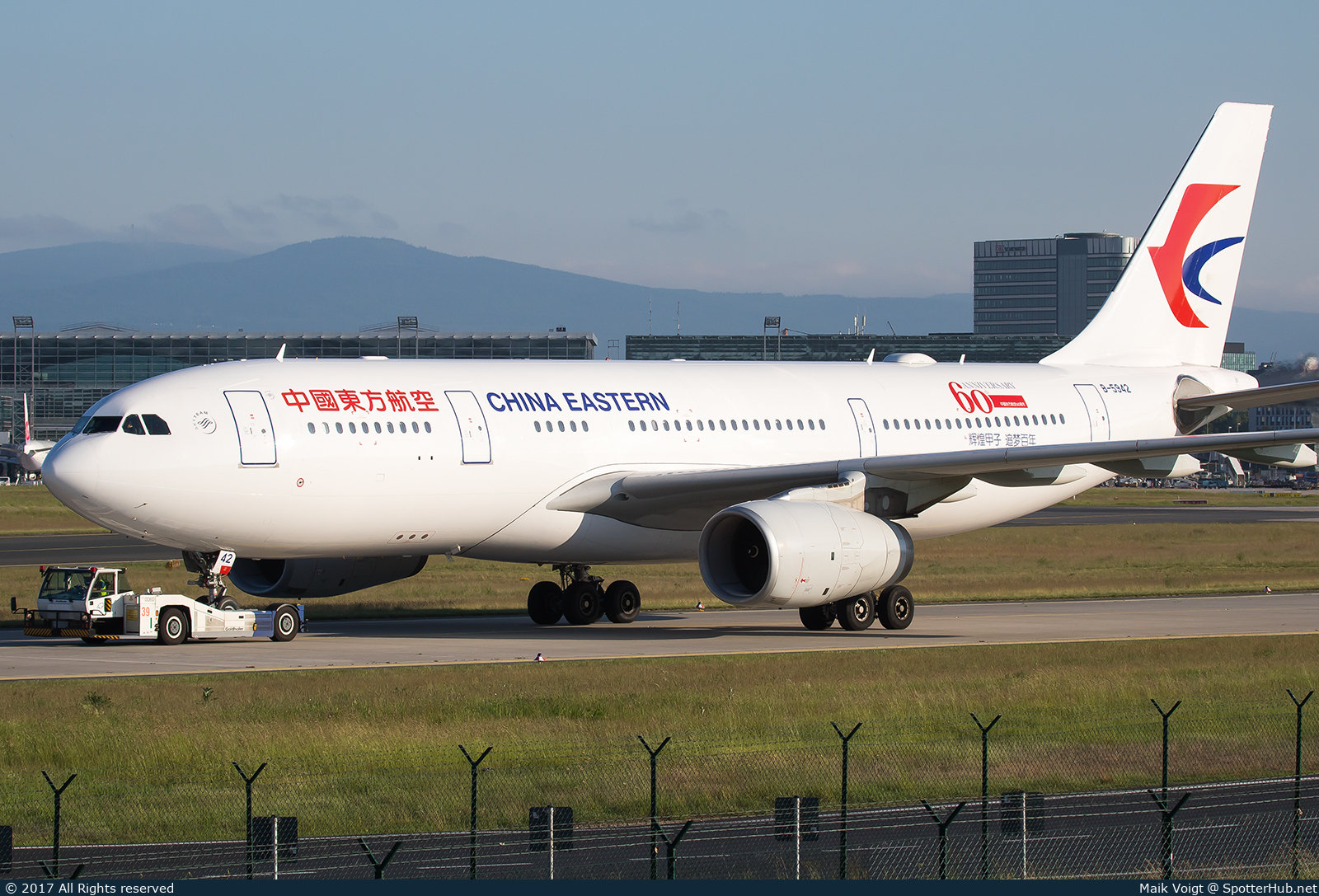 Photo of B-5942 - Airbus A330-243 operated by China Eastern Airlines