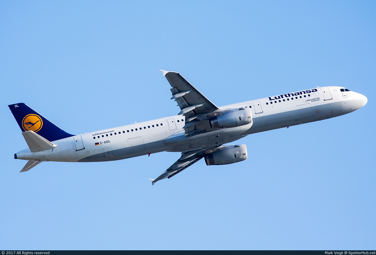 Photo of D-AIDL - Airbus A321-231 operated by Lufthansa