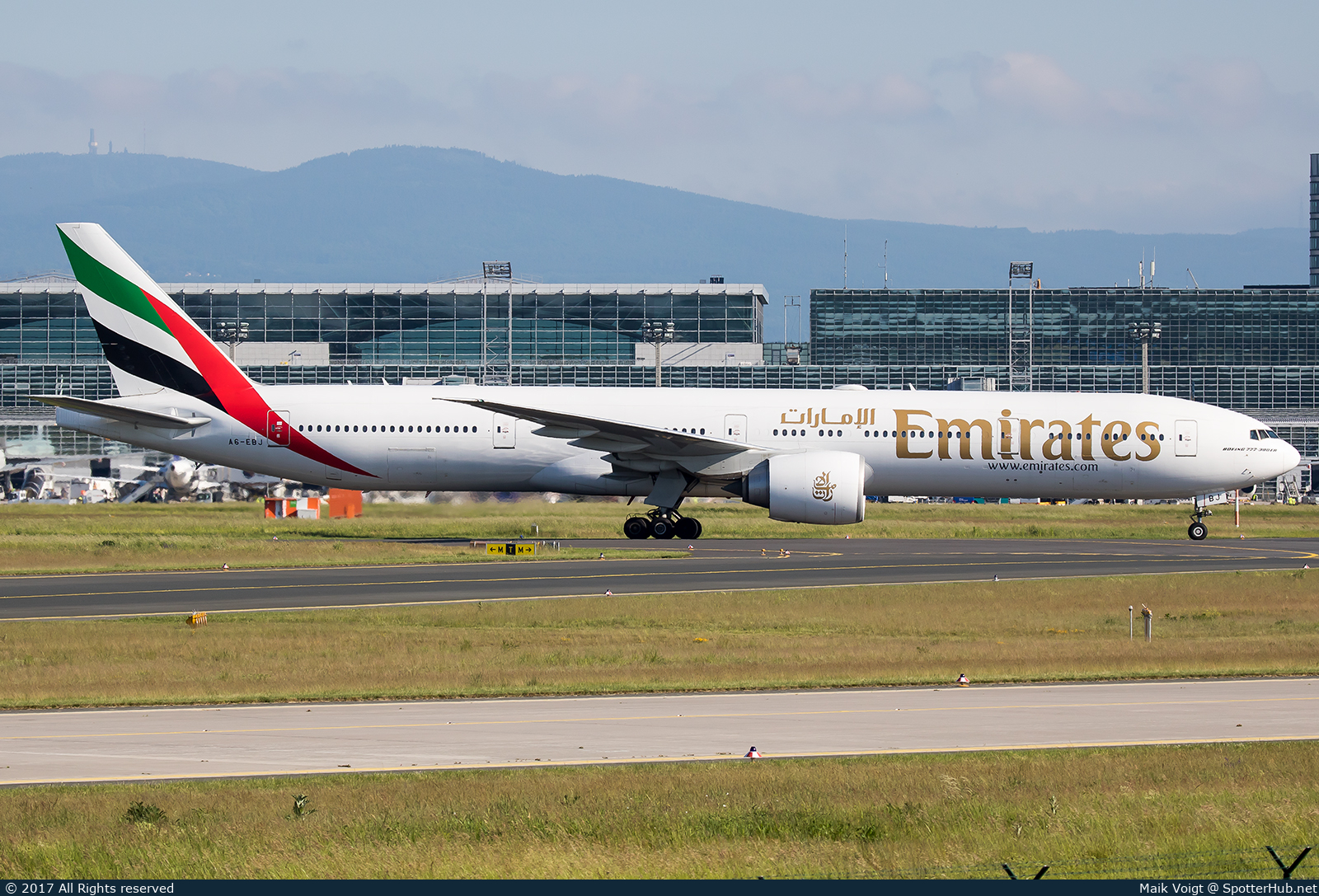 Photo of A6-EBJ - Boeing 777-36N(ER) operated by Emirates