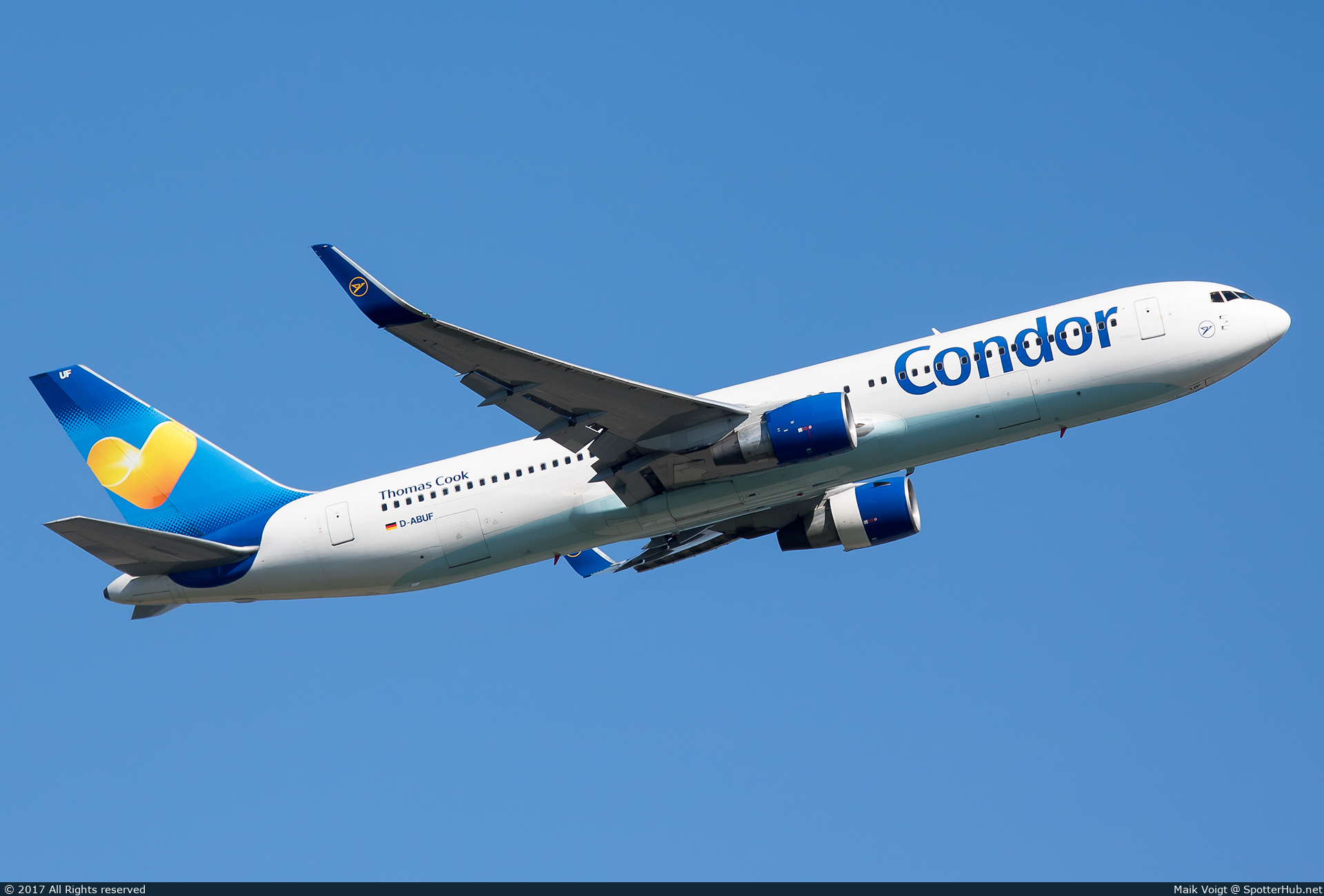 Photo of D-ABUF - Boeing 767-330(ER) operated by Condor