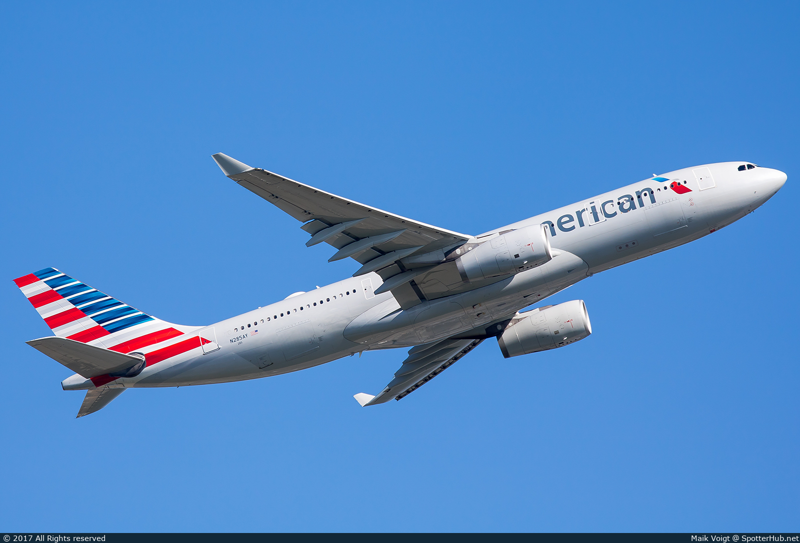 Photo of N285AY - Airbus A330-243 operated by American Airlines