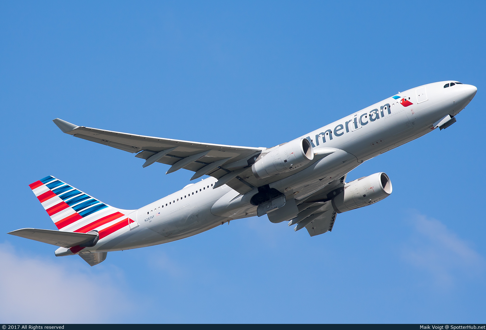 Photo of N287AY - Airbus A330-243 operated by American Airlines