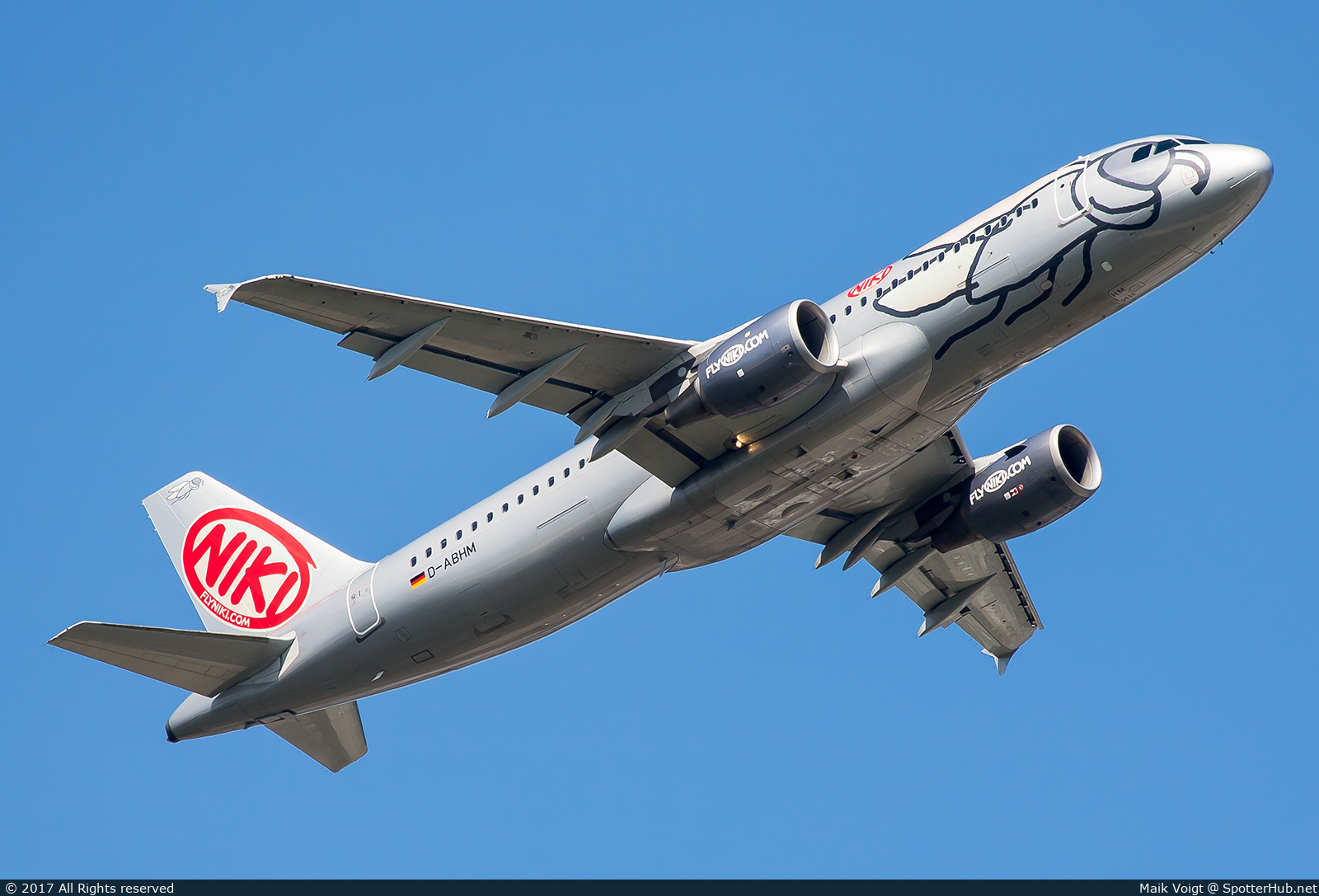 Photo of D-ABHM - Airbus A320-214 operated by Air Berlin (opb Niki)