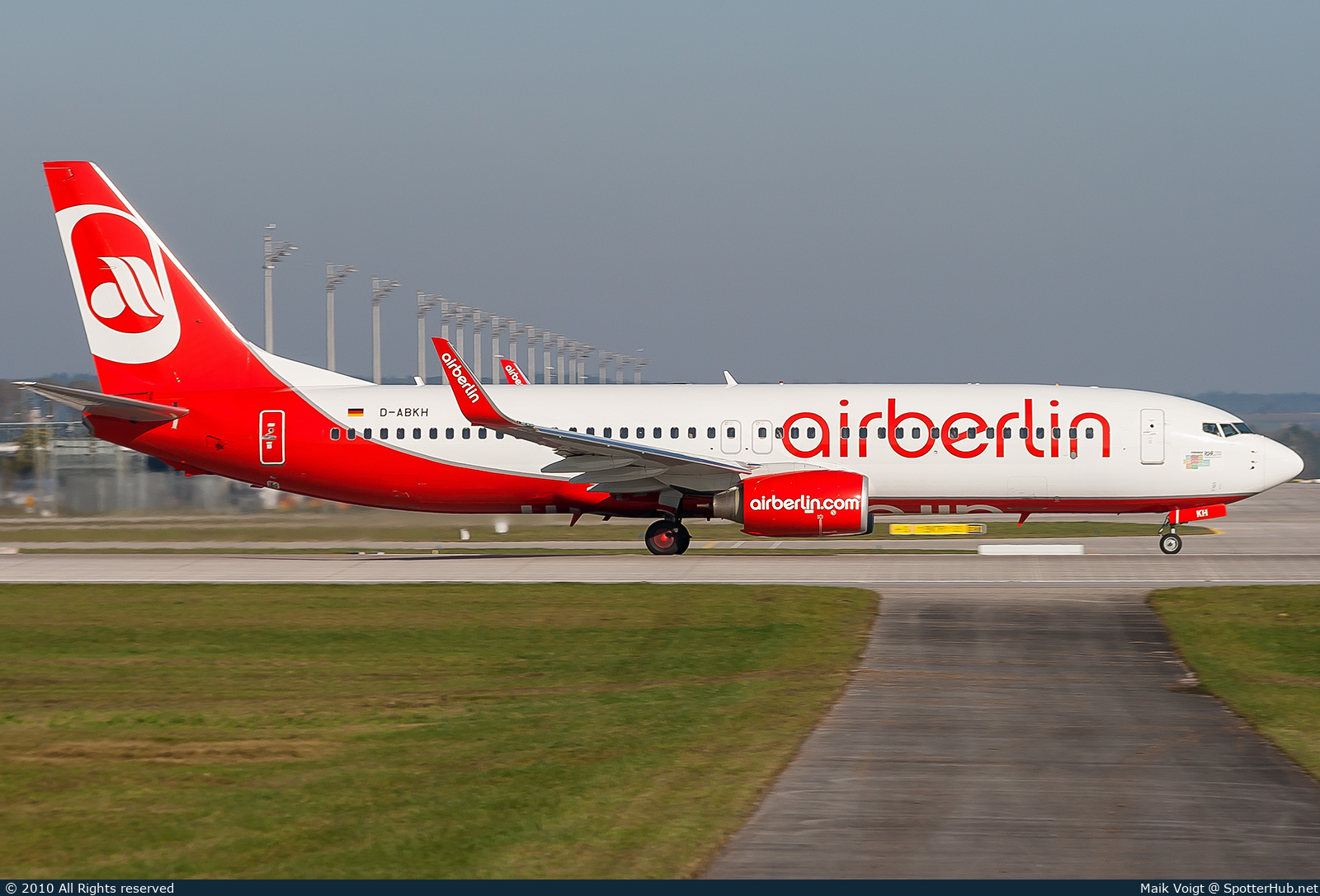 Photo of D-ABKH - Boeing 737-86J operated by Air Berlin