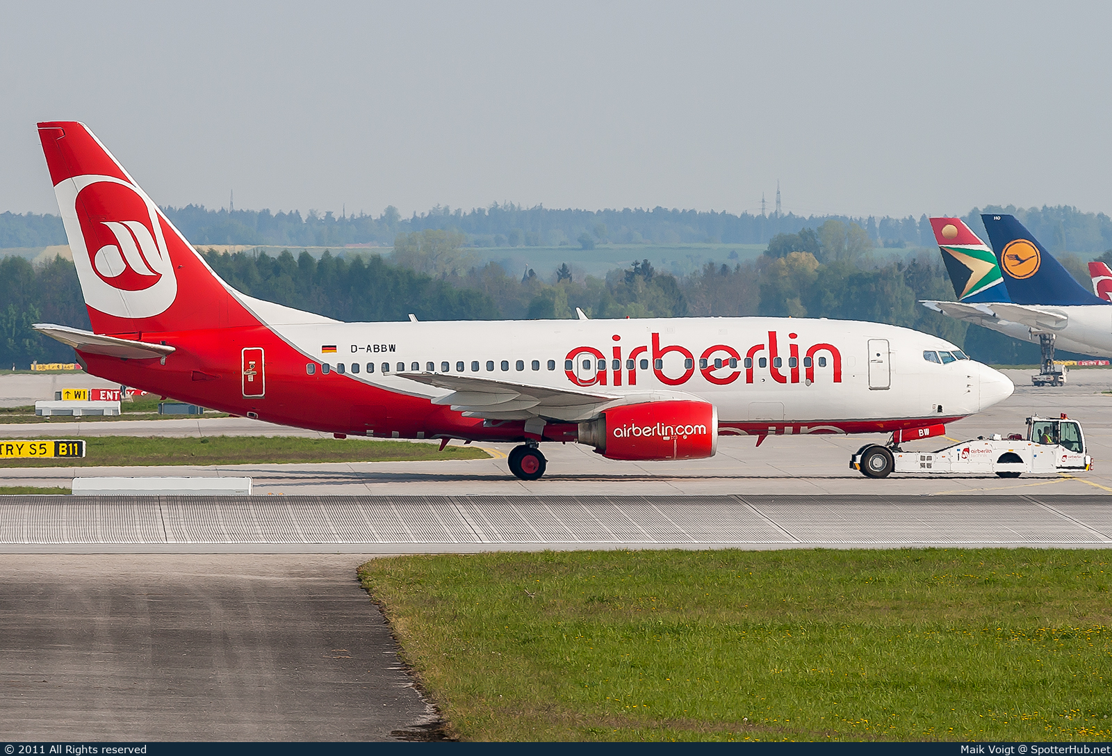 Photo of D-ABBW - Boeing 737-7Q8 operated by Air Berlin