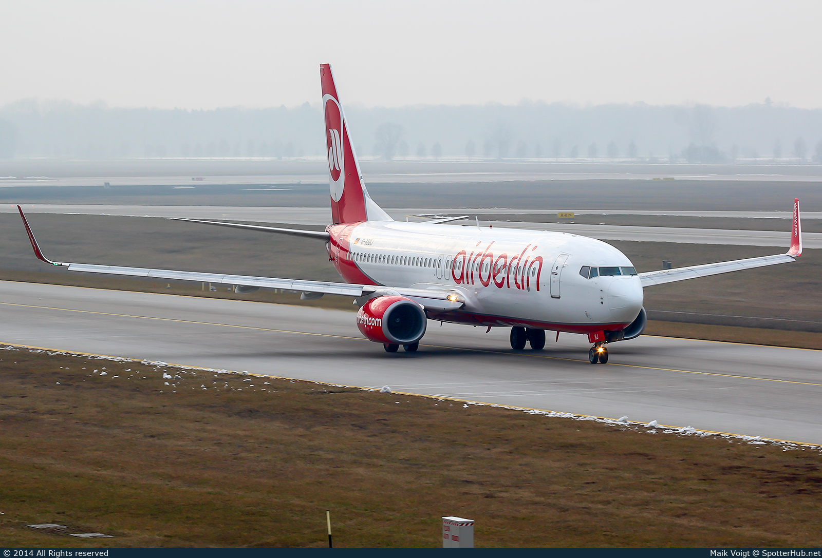 Photo of D-ABBJ - Boeing 737-86Q operated by Air Berlin