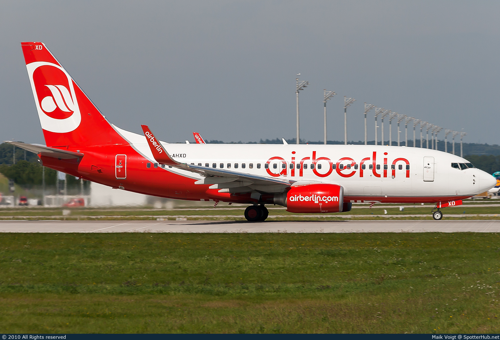 Photo of D-AHXD - Boeing 737-7K5 operated by Air Berlin (opb TUIfly)