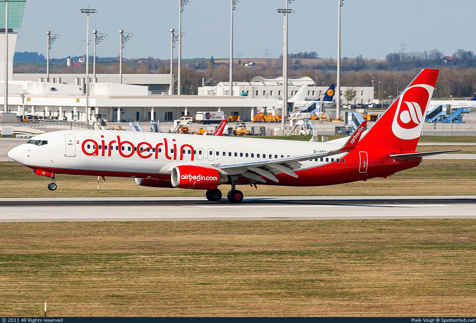 Photo of D-ABKI - Boeing 737-86J operated by Air Berlin
