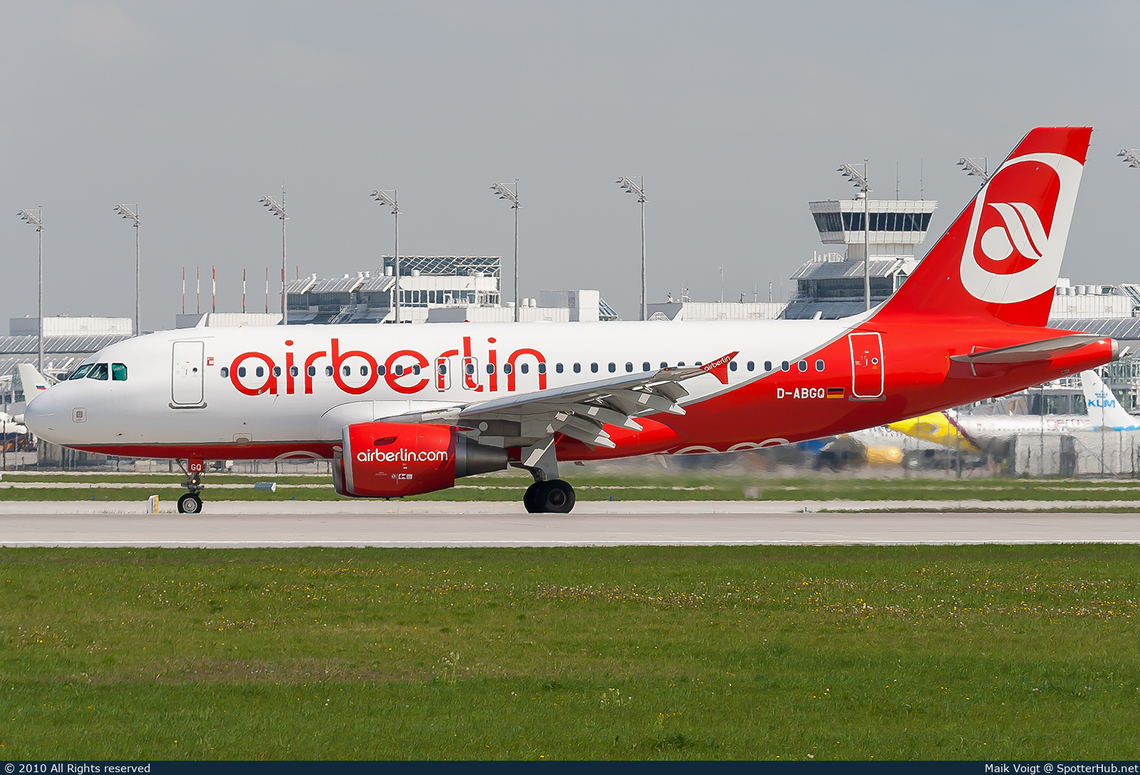 Photo of D-ABGQ - Airbus A319-112 operated by Air Berlin