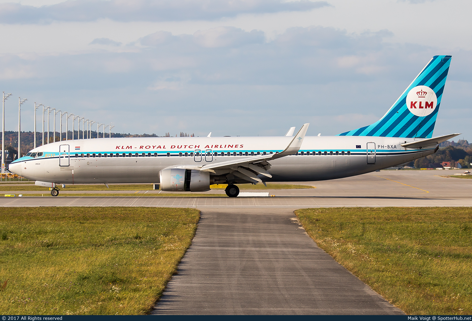 Photo of PH-BXA - Boeing 737-8K2 operated by KLM Royal Dutch Airlines
