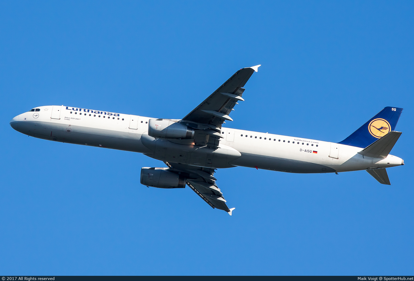 Photo of D-AISQ - Airbus A321-231 operated by Lufthansa