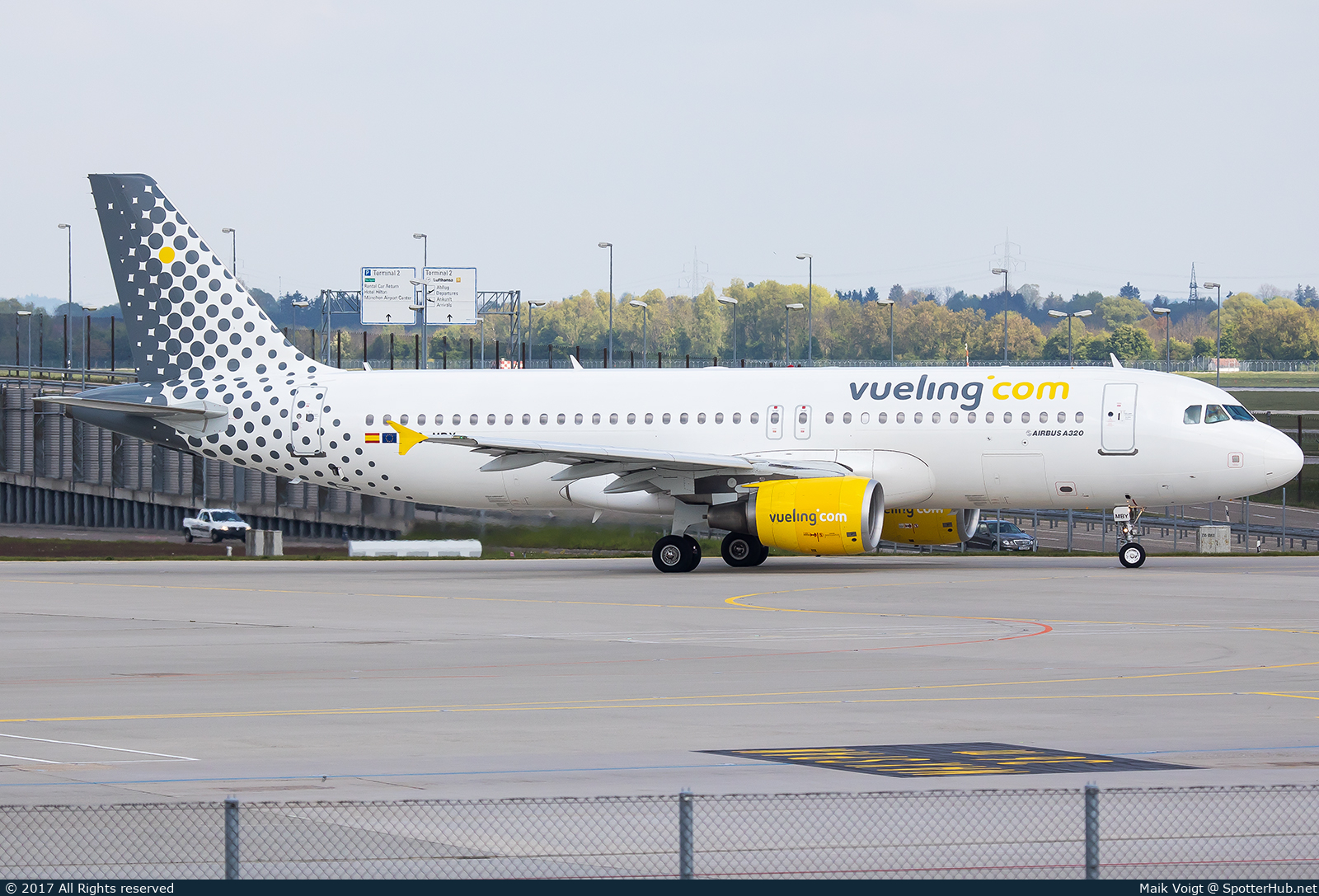 Photo of EC-MBY - Airbus A320-214 operated by Vueling