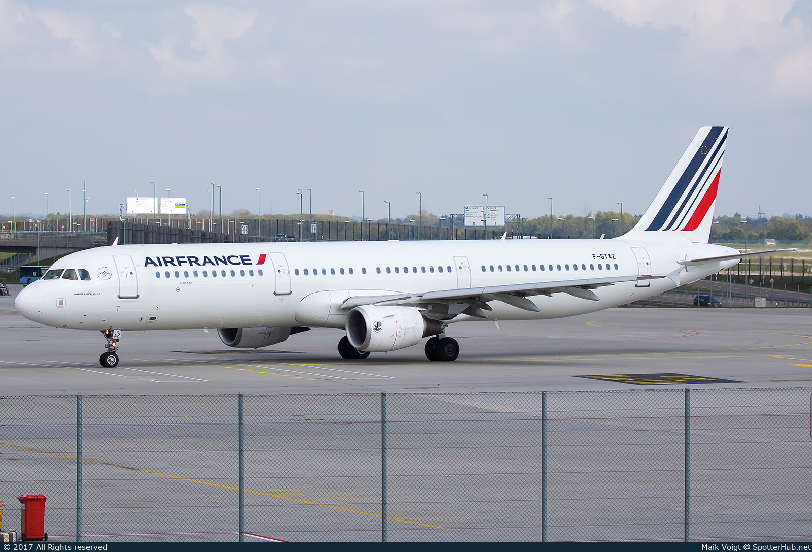 Photo of F-GTAZ - Airbus A321-212 operated by Air France