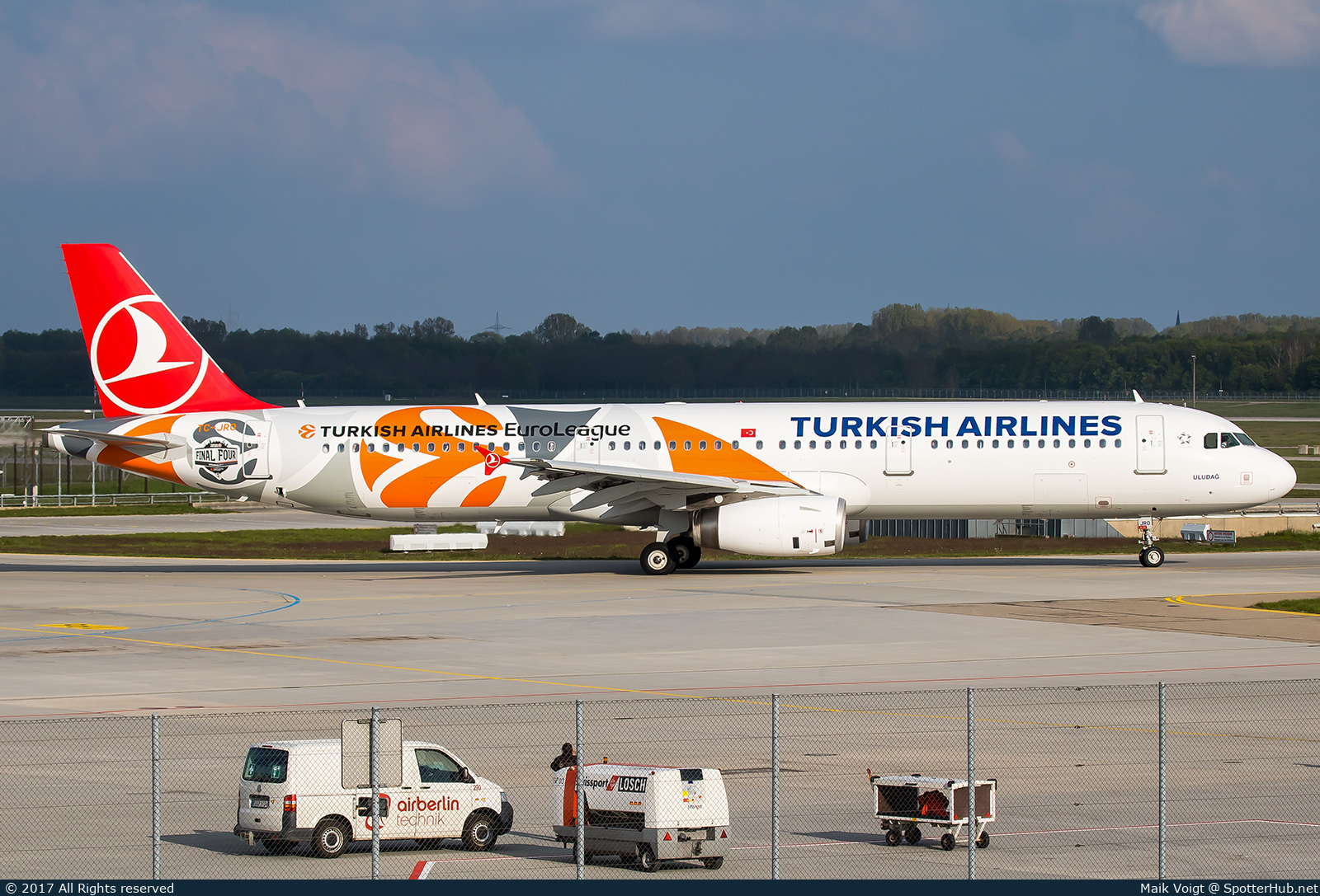 Photo of TC-JRO - Airbus A321-231 operated by Turkish Airlines