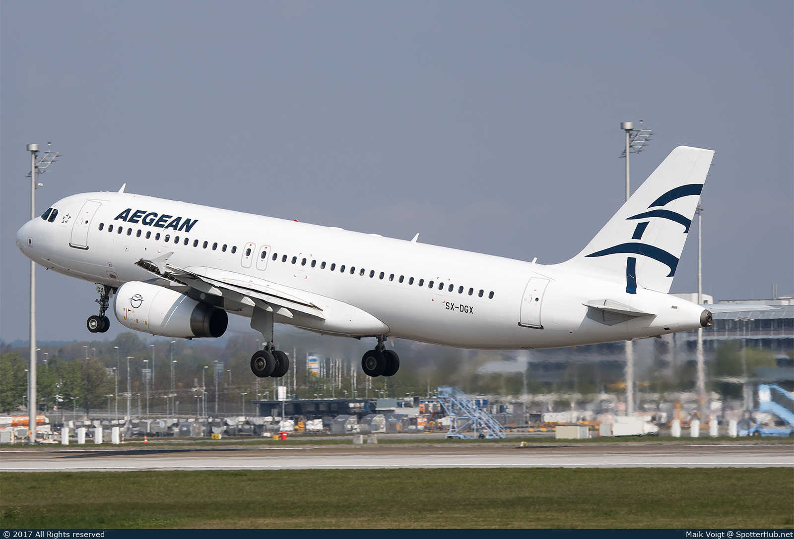 Photo of SX-DGX - Airbus A320-232 operated by Aegean Airlines