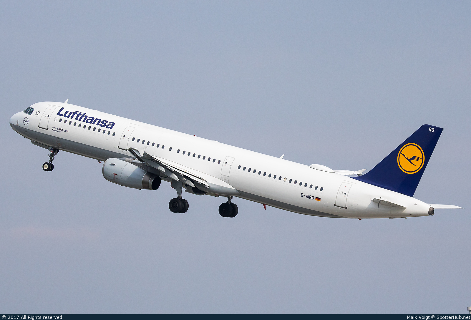 Photo of D-AIRO - Airbus A321-131 operated by Lufthansa