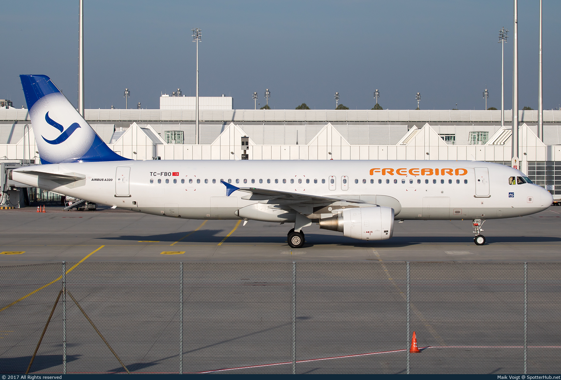 Photo of TC-FBO - Airbus A320-214 operated by Freebird Airlines