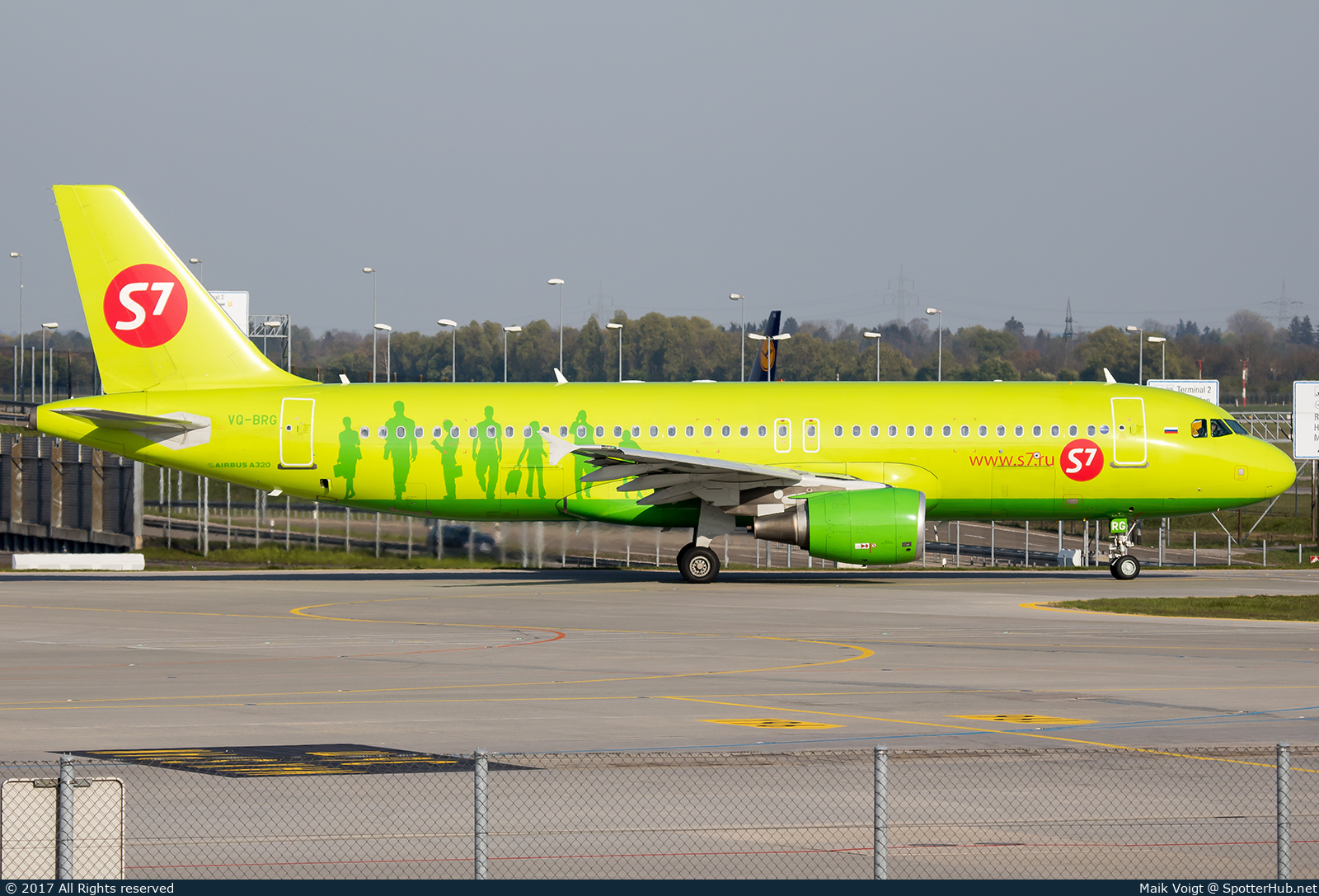 Photo of VQ-BRG - Airbus A320-214 operated by S7 Airlines