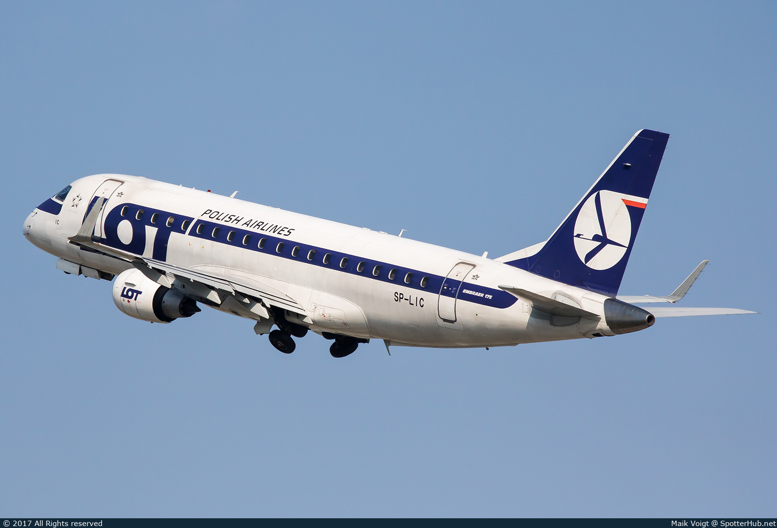 Photo of SP-LIC - Embraer ERJ-175STD operated by LOT Polish Airlines