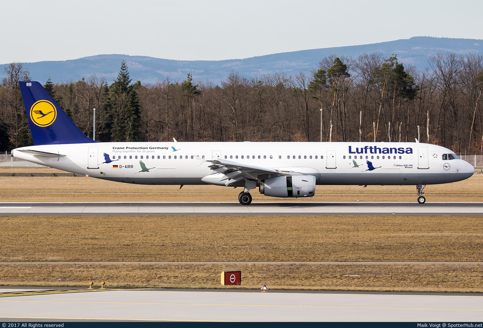 Photo of D-AIRR - Airbus A321-131 operated by Lufthansa