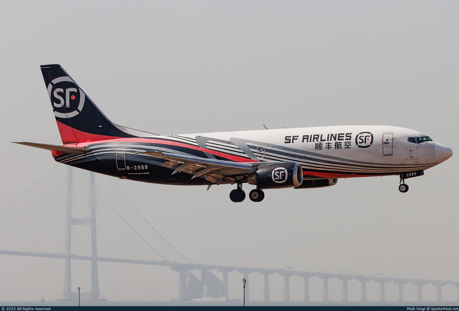 Photo of B-2988 - Boeing 737-36R(SF) operated by SF Airlines