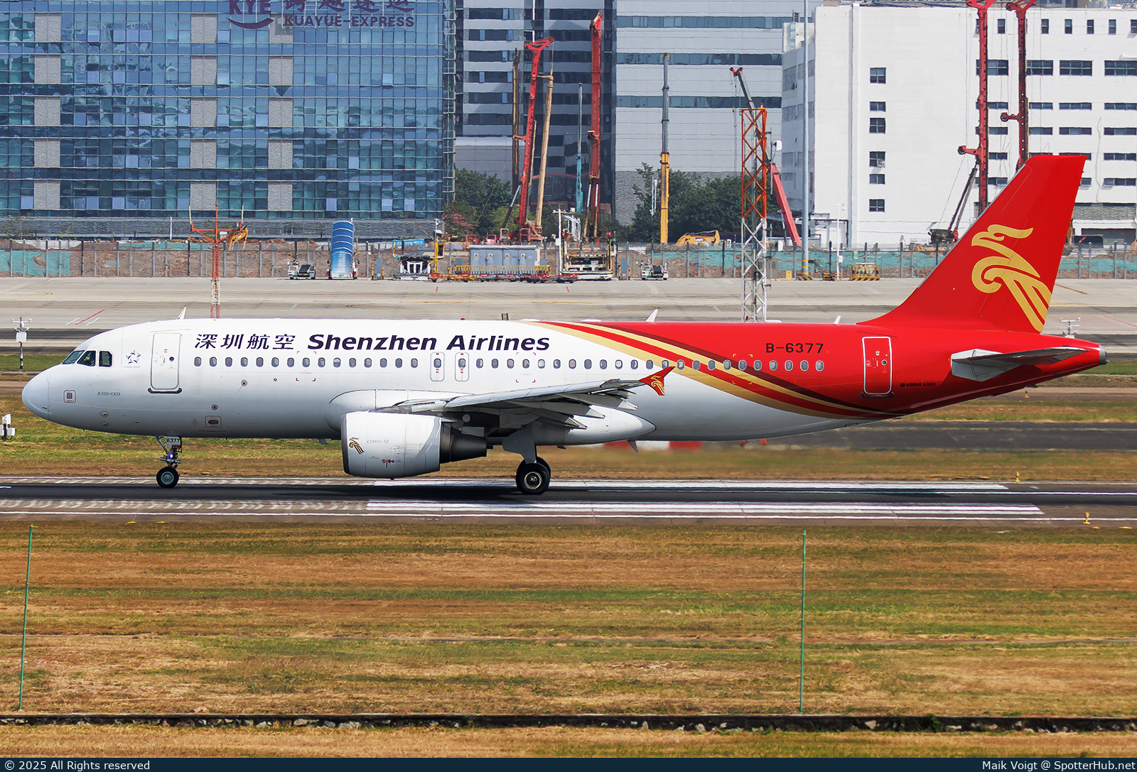 Photo of B-6377 - Airbus A320-214 operated by Shenzhen Airlines
