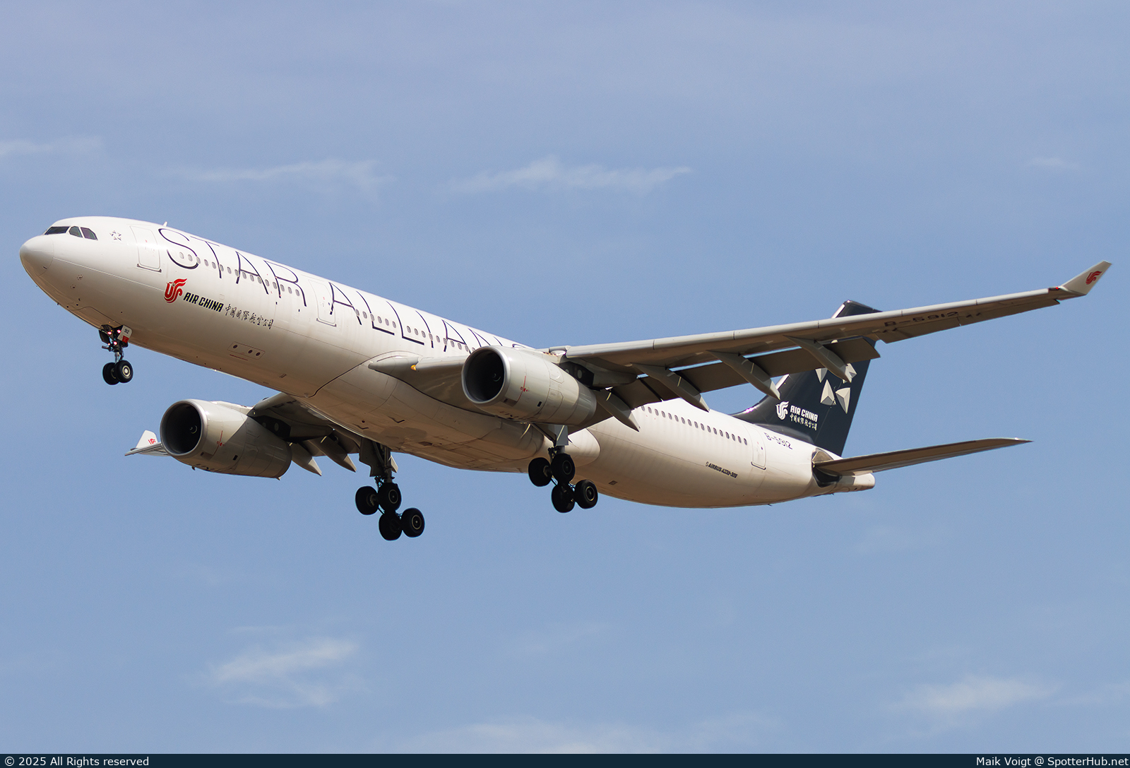Photo of B-5912 - Airbus A330-343 operated by Air China