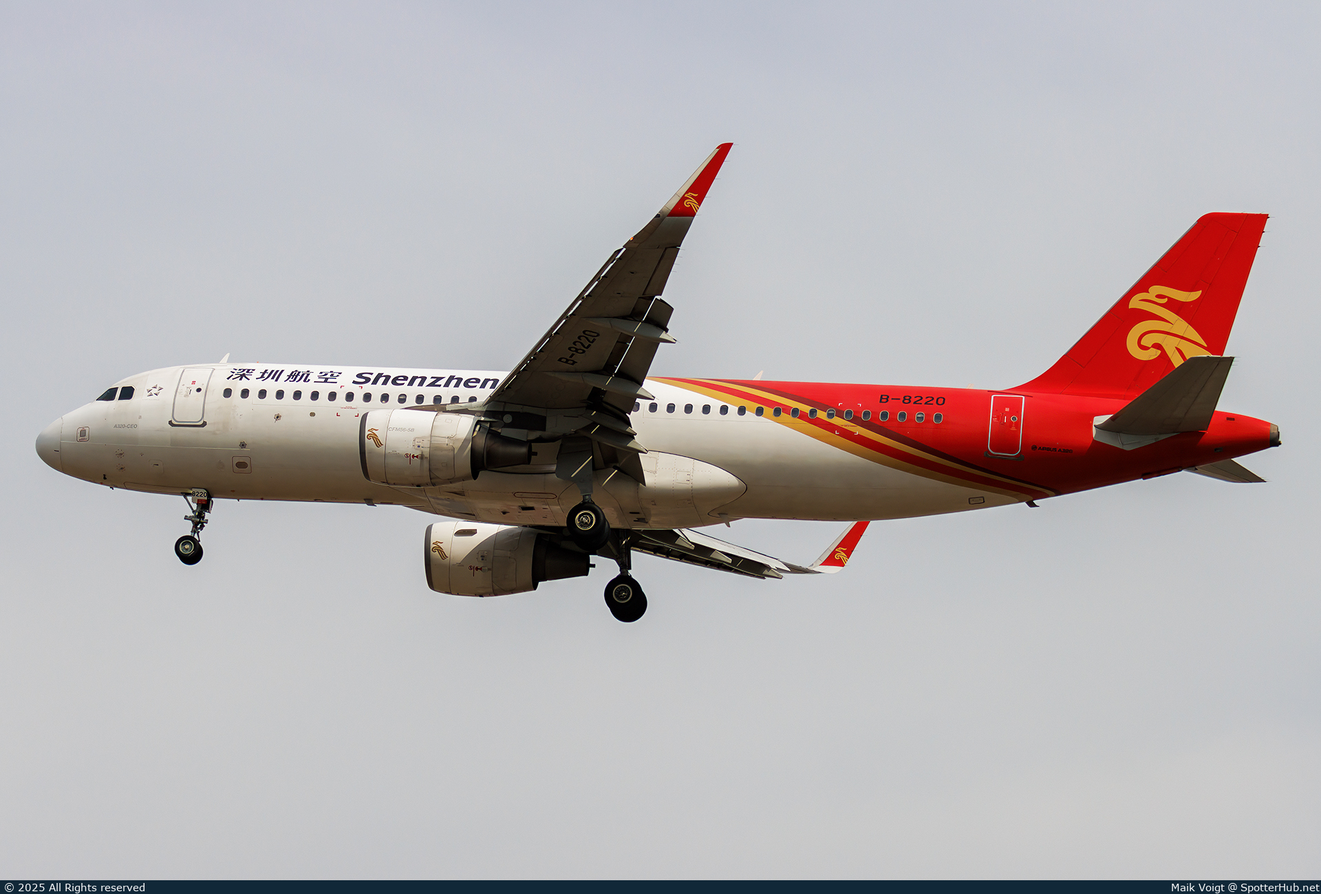 Photo of B-8220 - Airbus A320-214 operated by Shenzhen Airlines