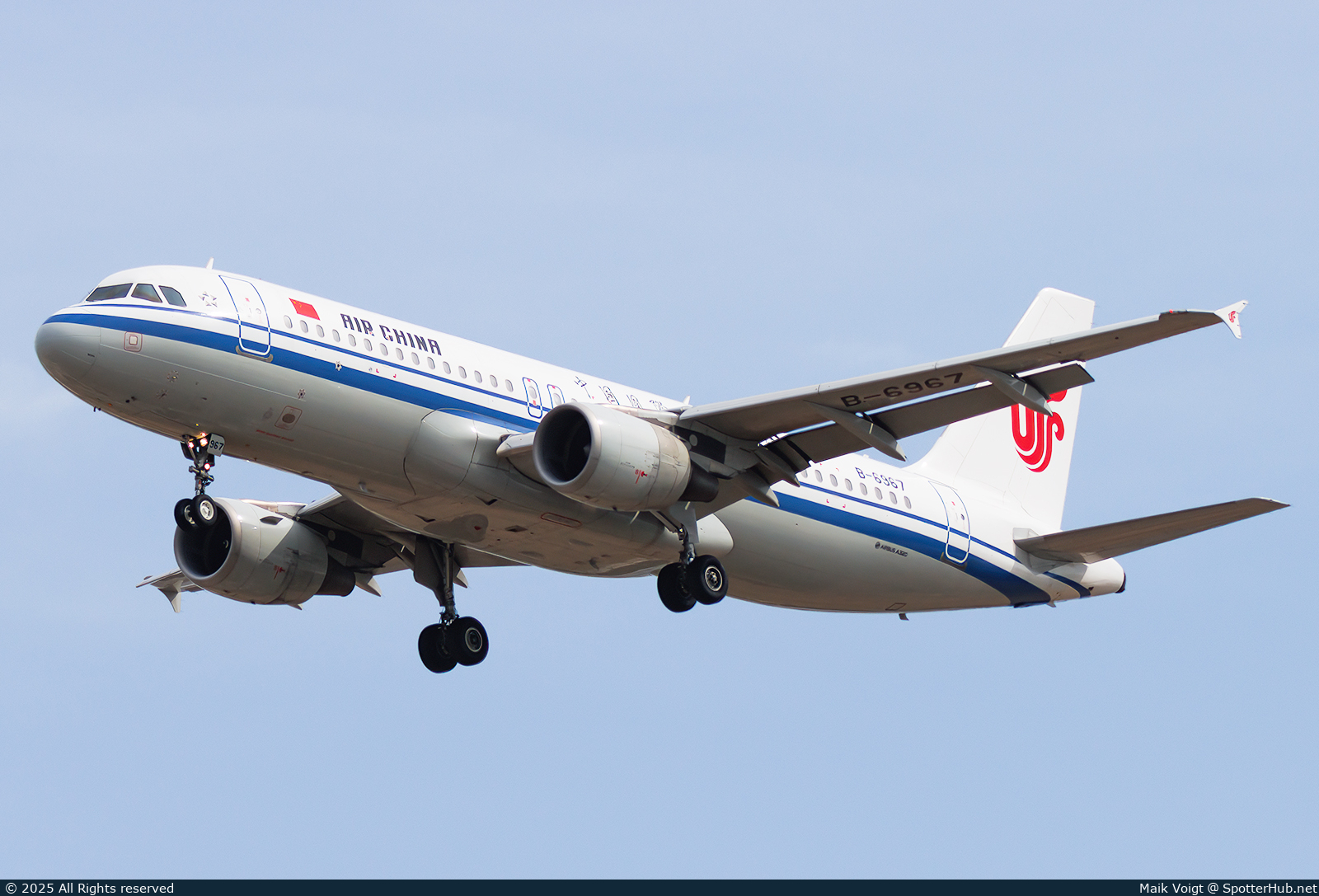 Photo of B-6967 - Airbus A320-214 operated by Air China