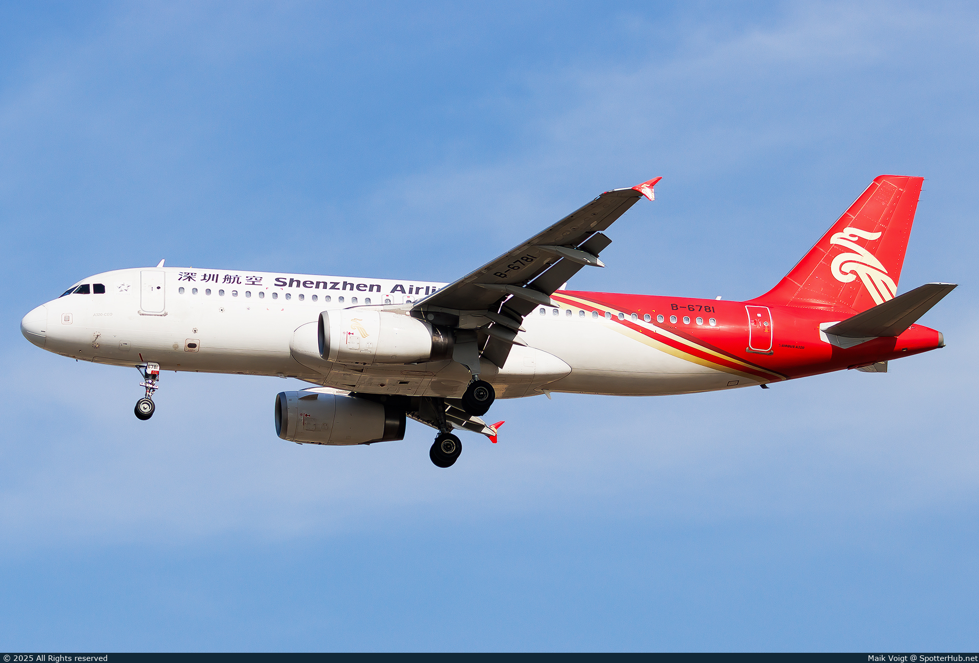 Photo of B-6781 - Airbus A320-232 operated by Shenzhen Airlines
