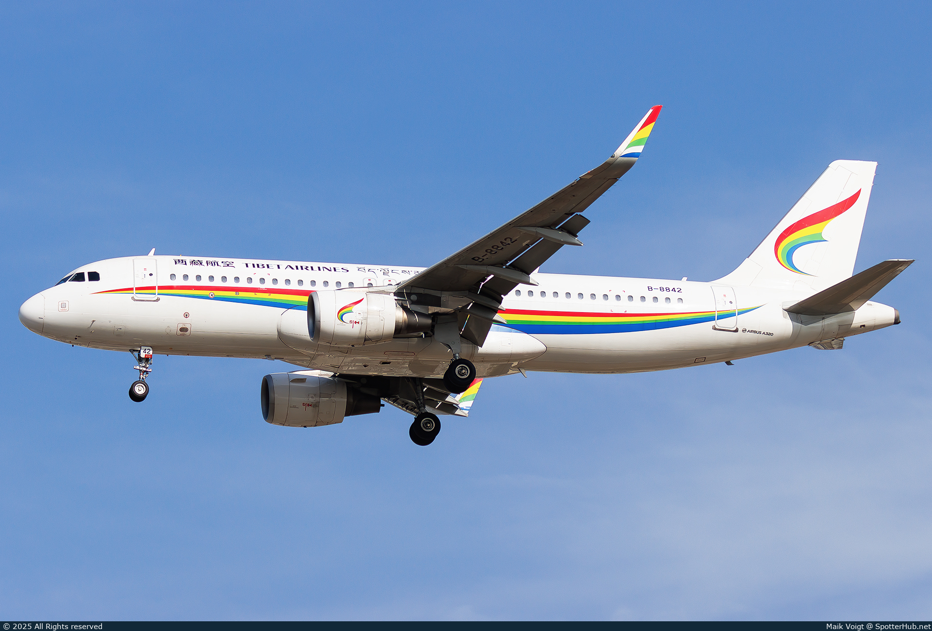 Photo of B-8842 - Airbus A320-214 operated by Tibet Airlines