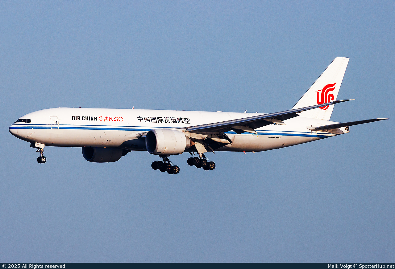 Photo of B-2095 - Boeing 777-FFT operated by Air China Cargo