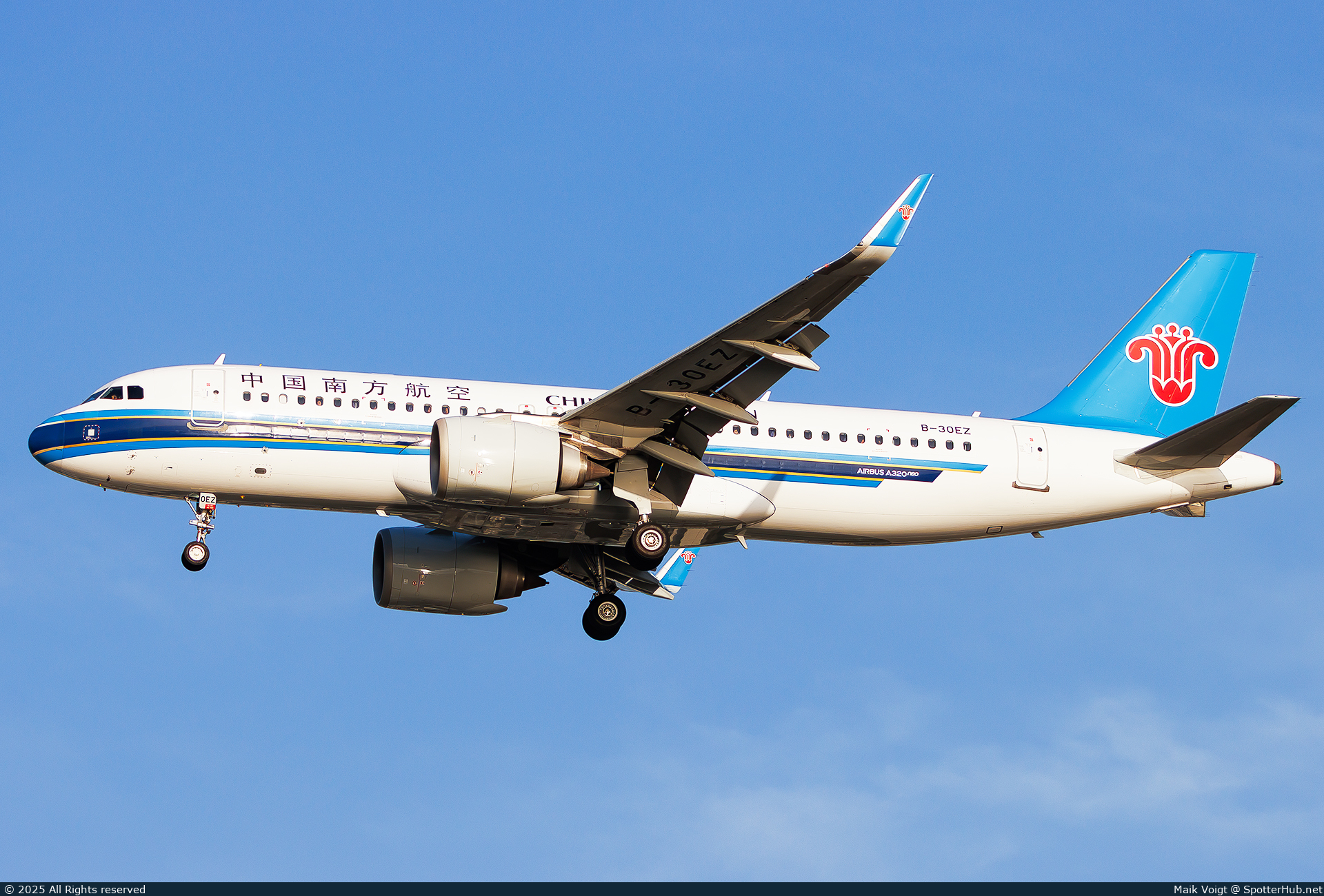 Photo of B-30EZ - Airbus A320-251N operated by China Southern Airlines