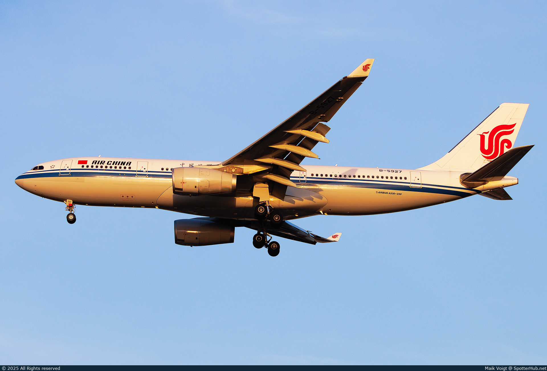 Photo of B-5927 - Airbus A330-243 operated by Air China