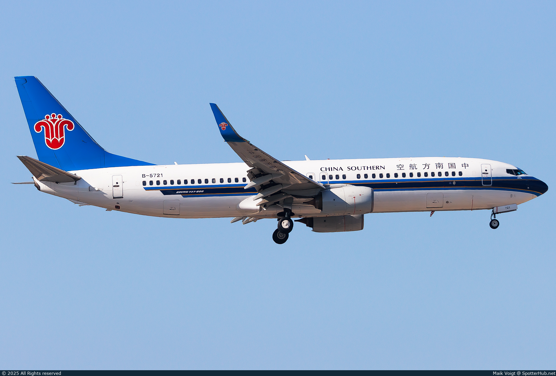 Photo of B-5721 - Boeing 737-81B operated by China Southern Airlines
