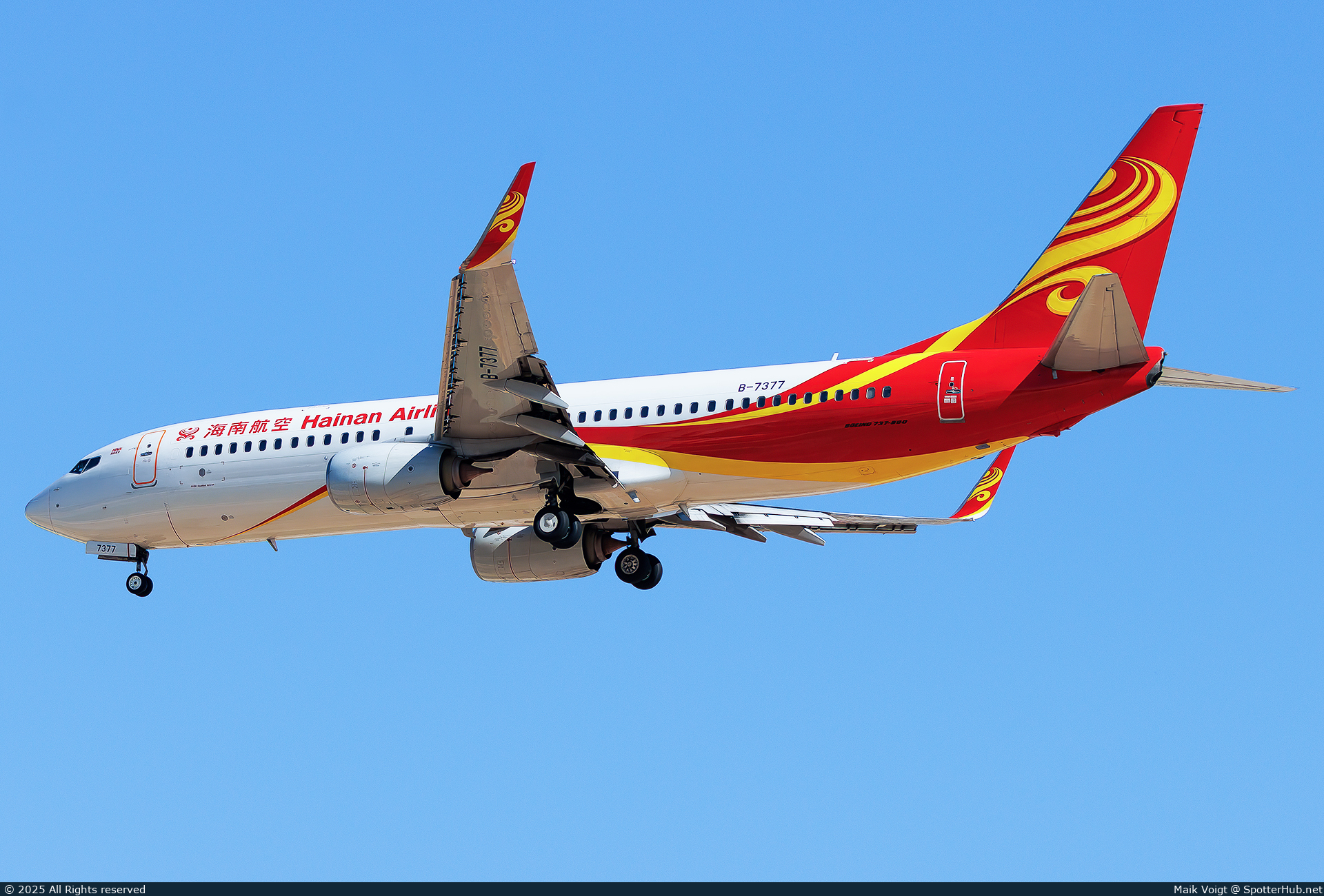 Photo of B-7377 - Boeing 737-86N operated by Hainan Airlines