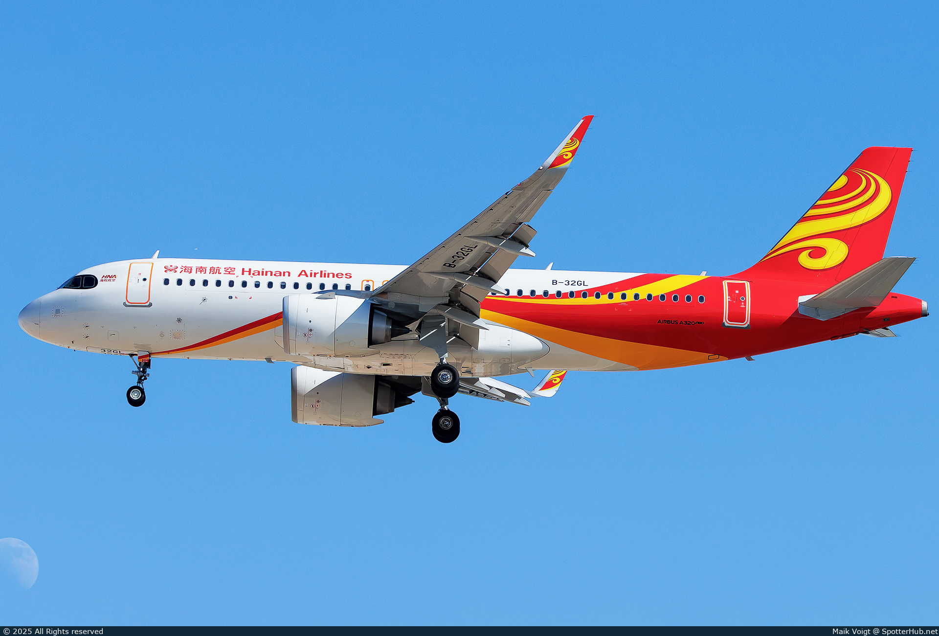 Photo of B-32GL - Airbus A320-251N operated by Hainan Airlines