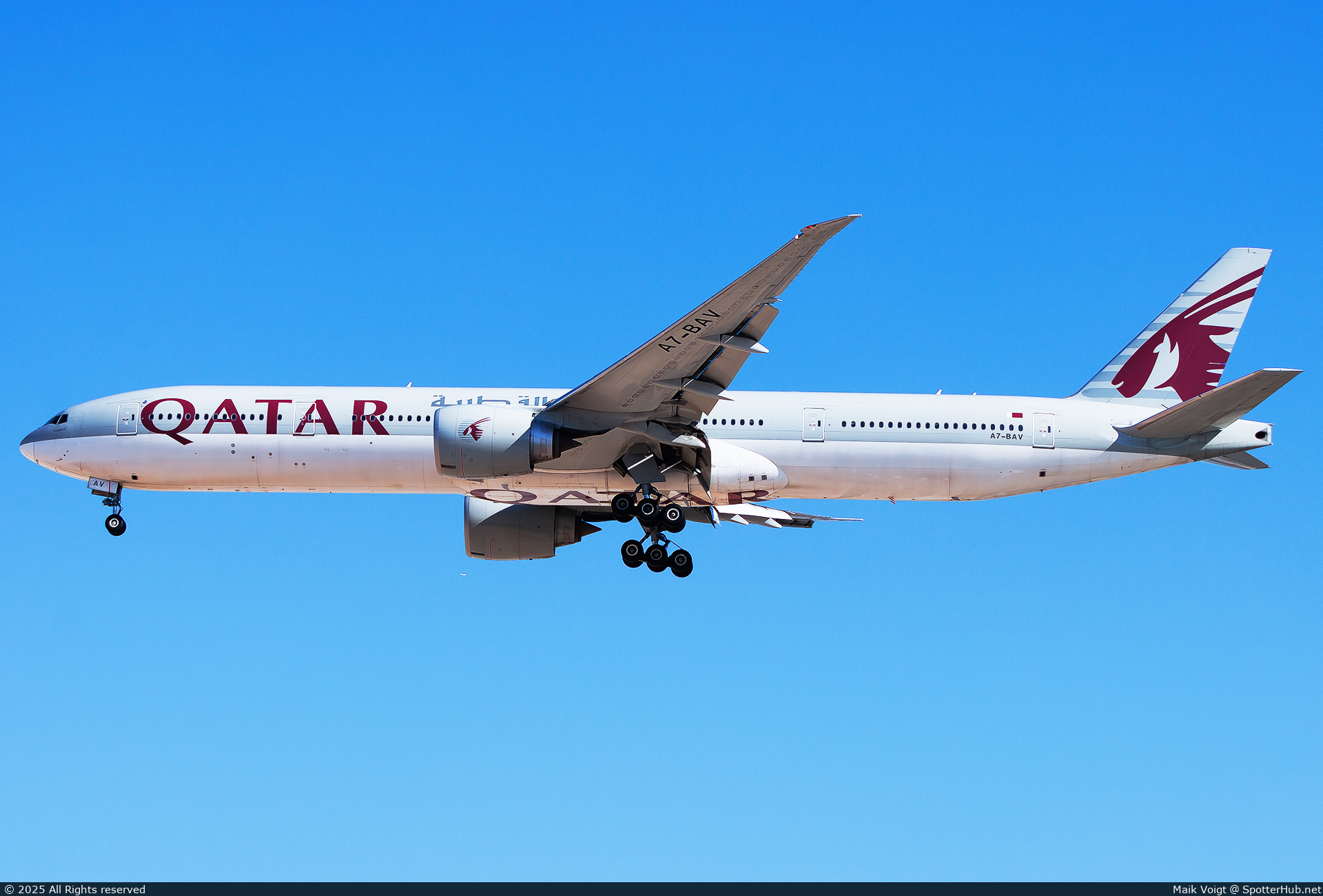 Photo of A7-BAV - Boeing 777-3DZ(ER) operated by Qatar Airways